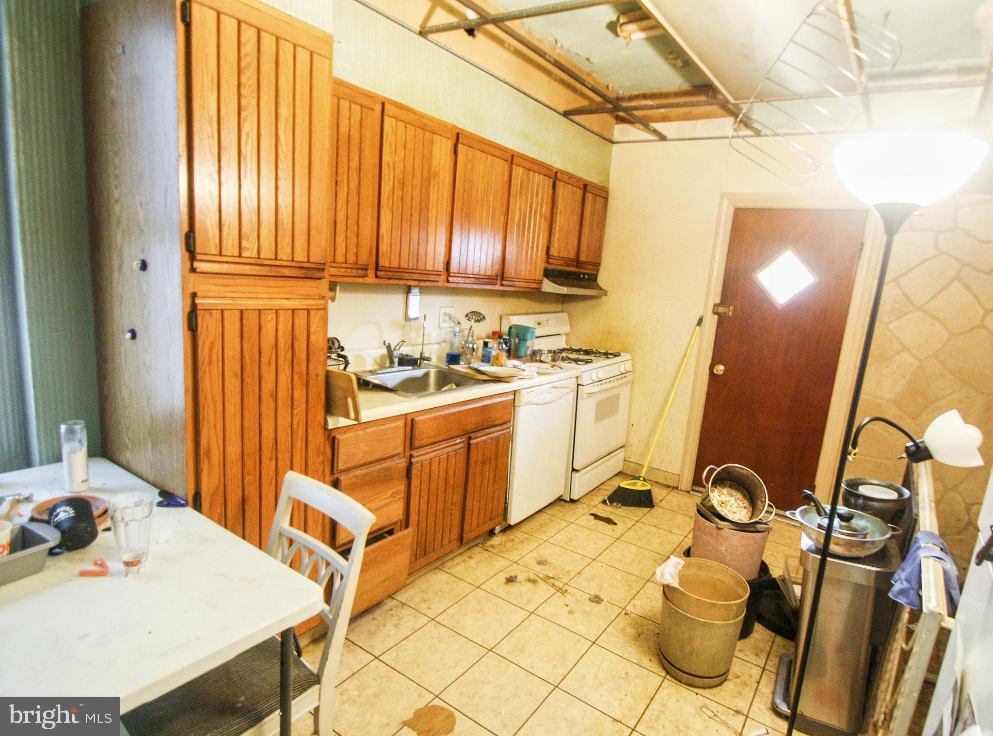 5745 Larchwood AVENUE