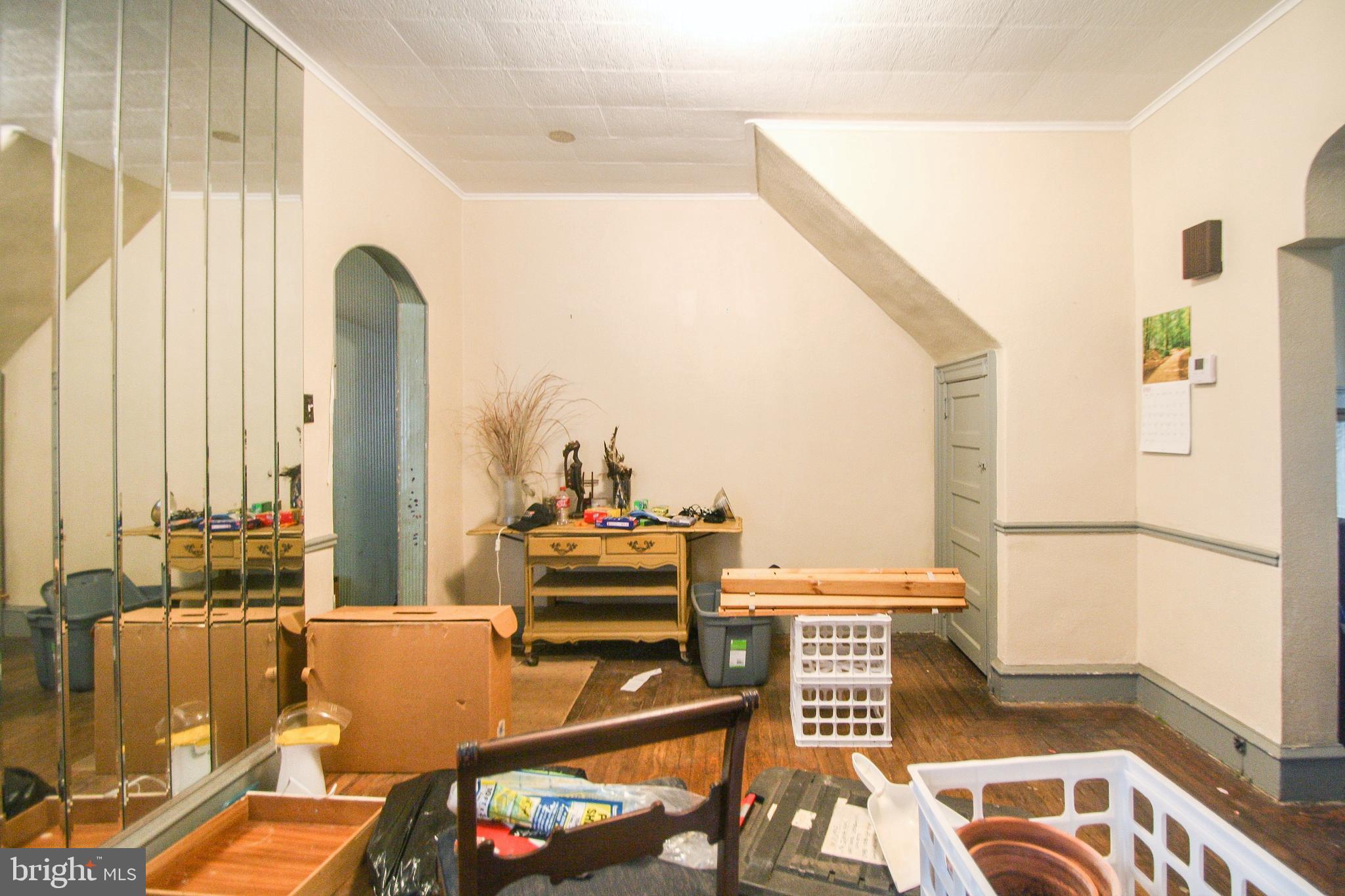 5745 Larchwood AVENUE