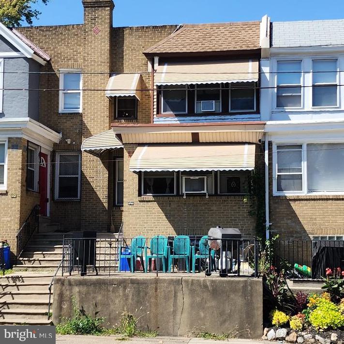 927 Wagner Ave