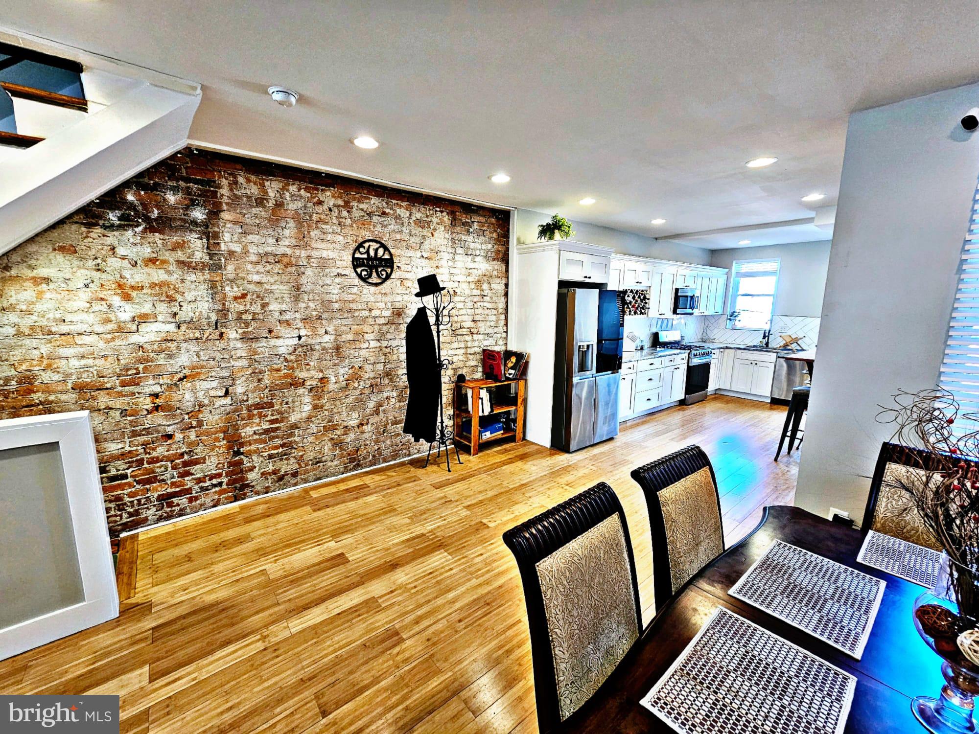 5381 W Montgomery Ave