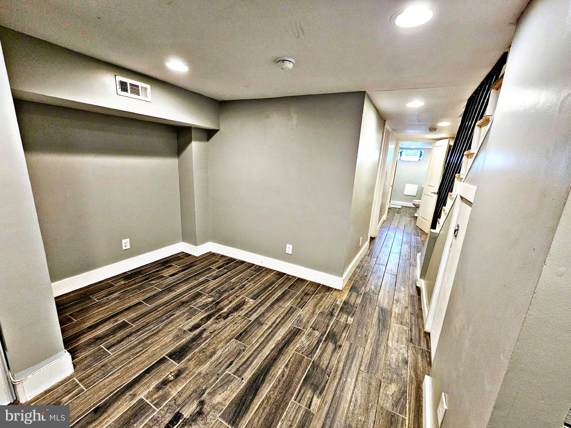 5381 W Montgomery Ave