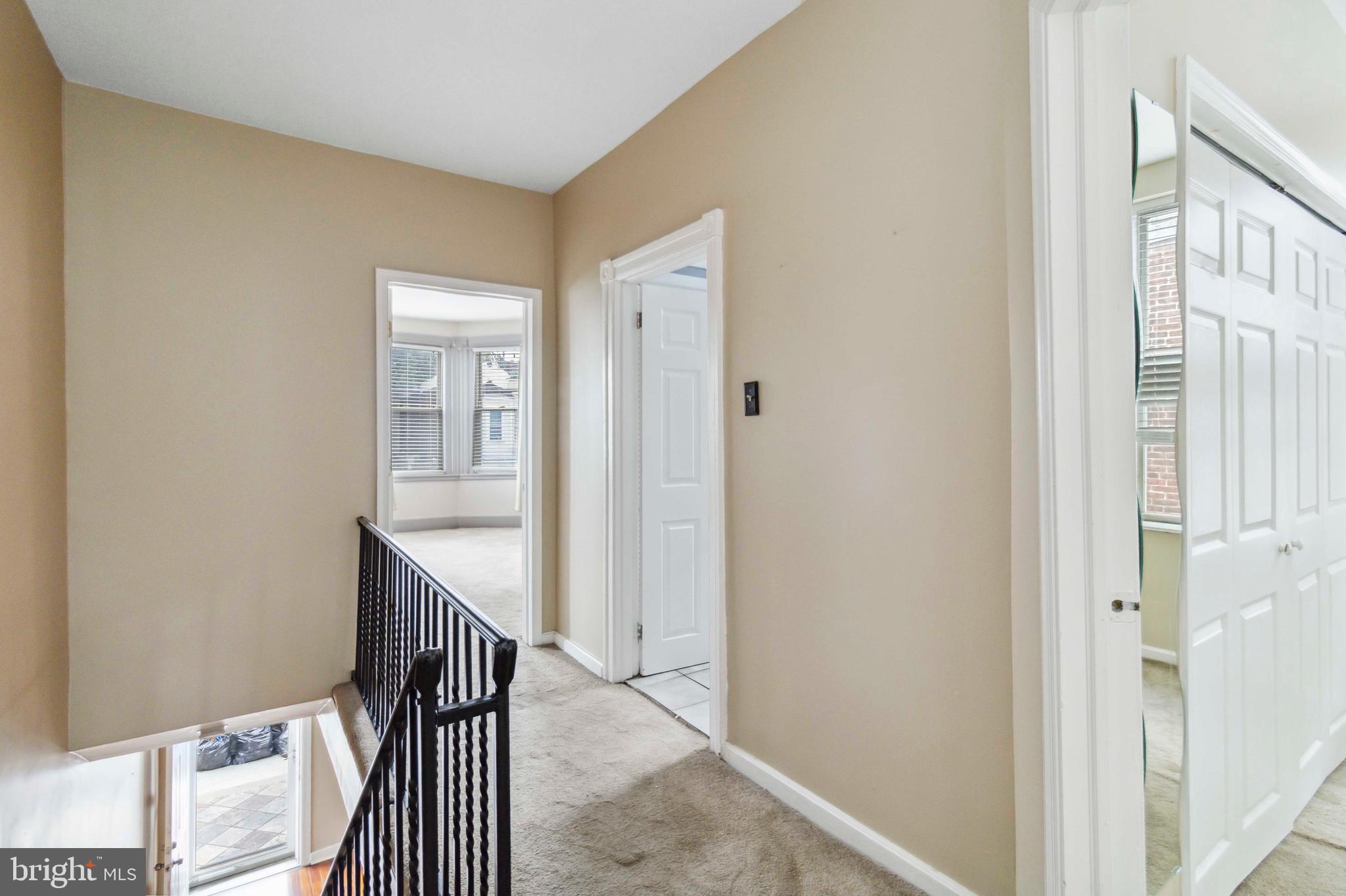 1033 W Rockland St