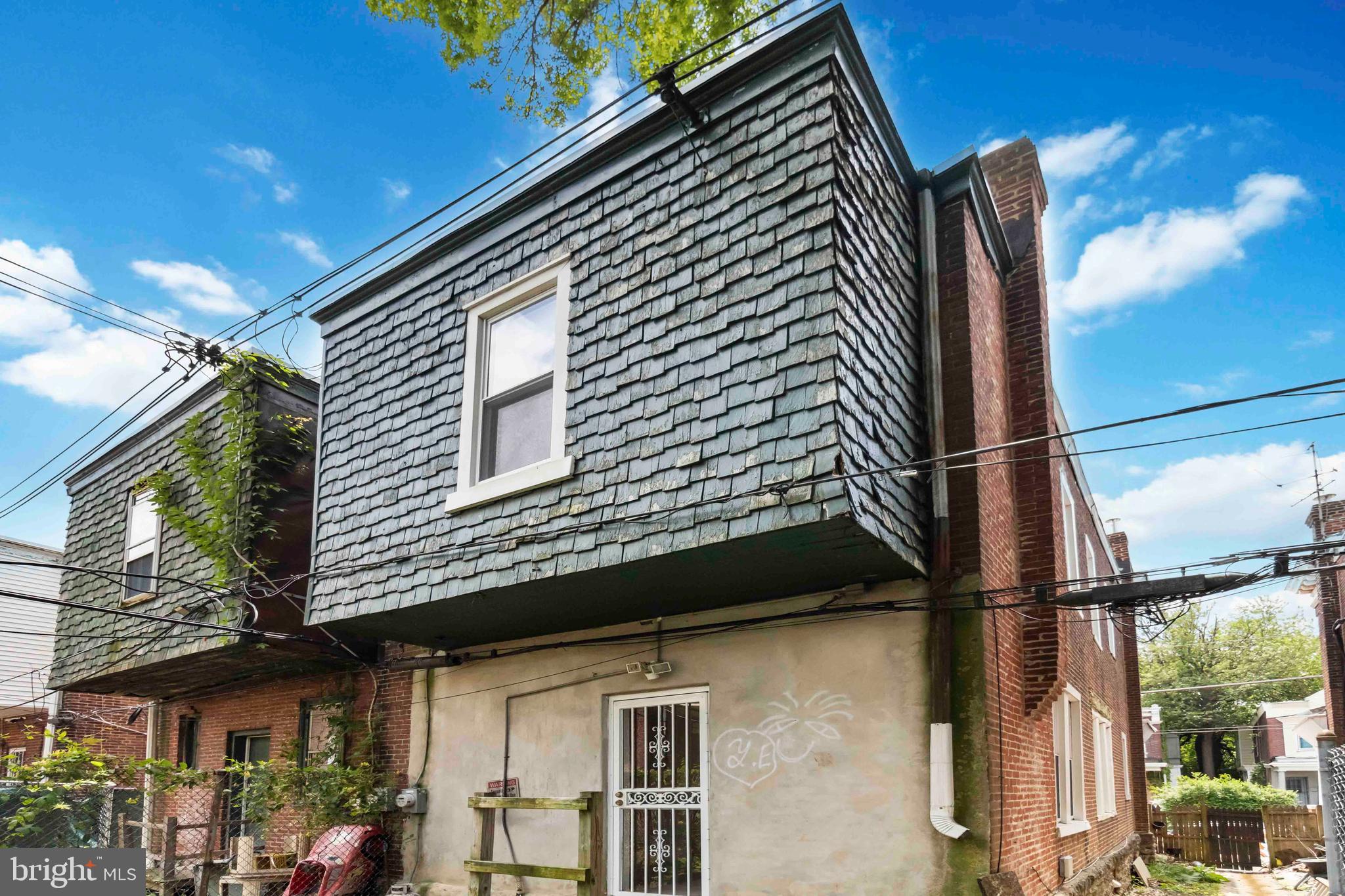 1033 W Rockland St