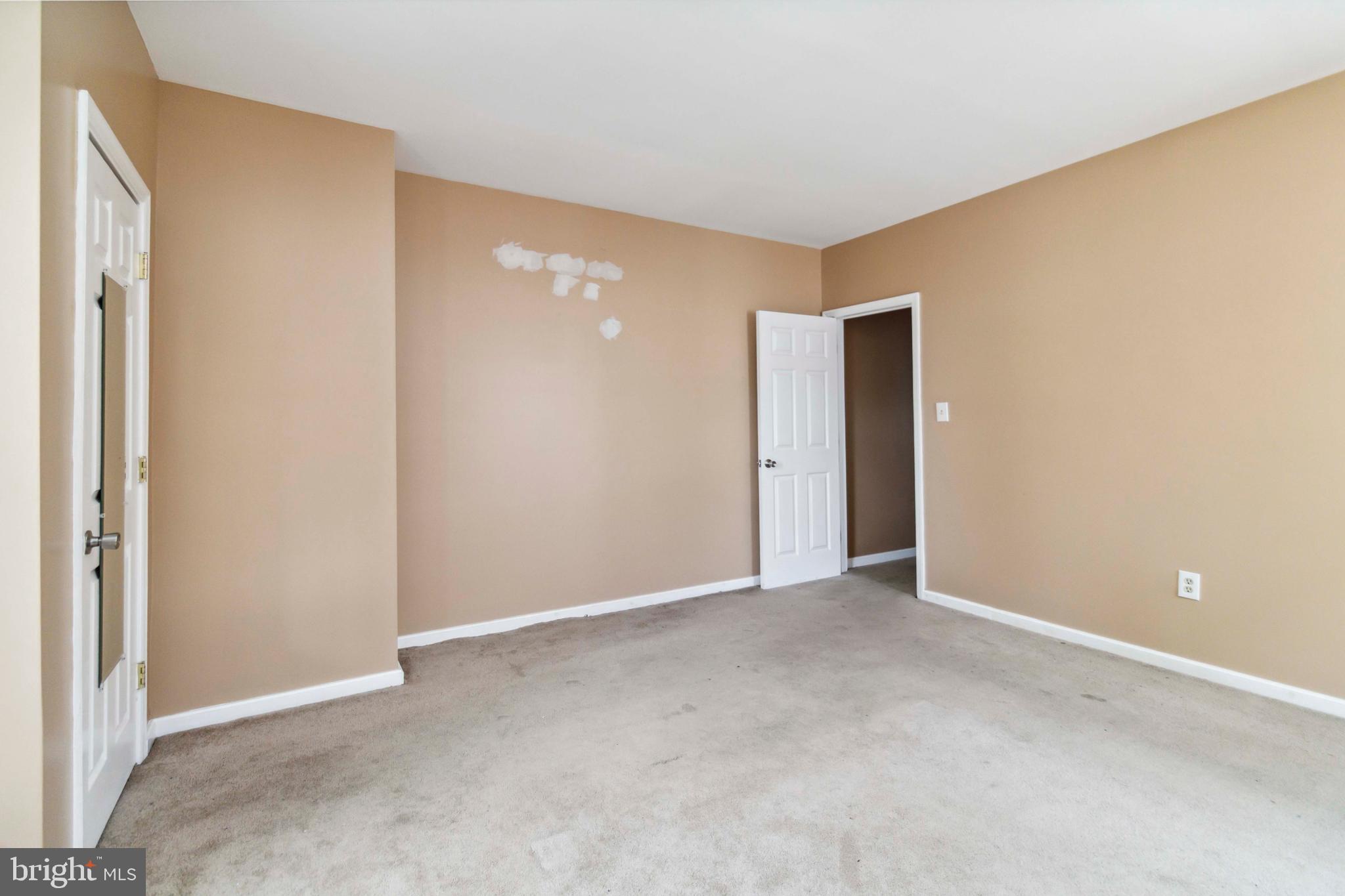 1033 W Rockland St