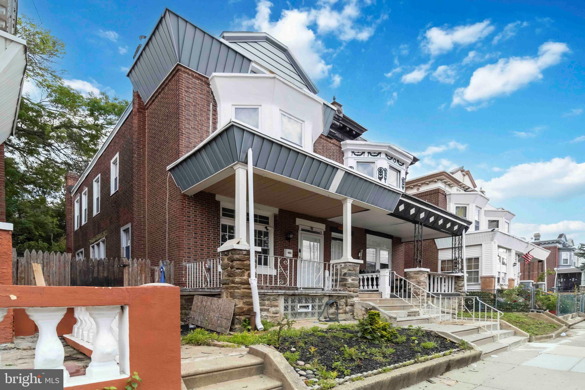 1033 W Rockland St