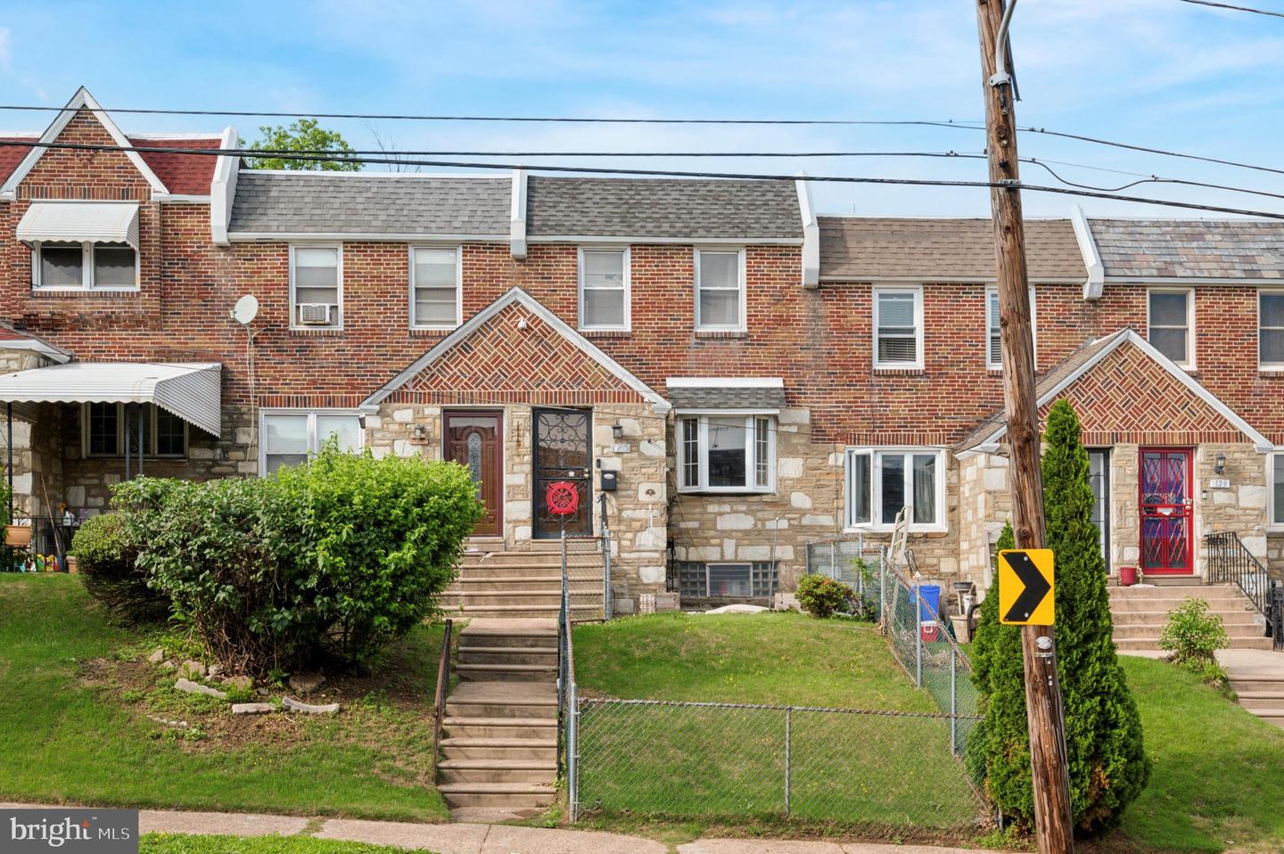 125 E Fariston Dr