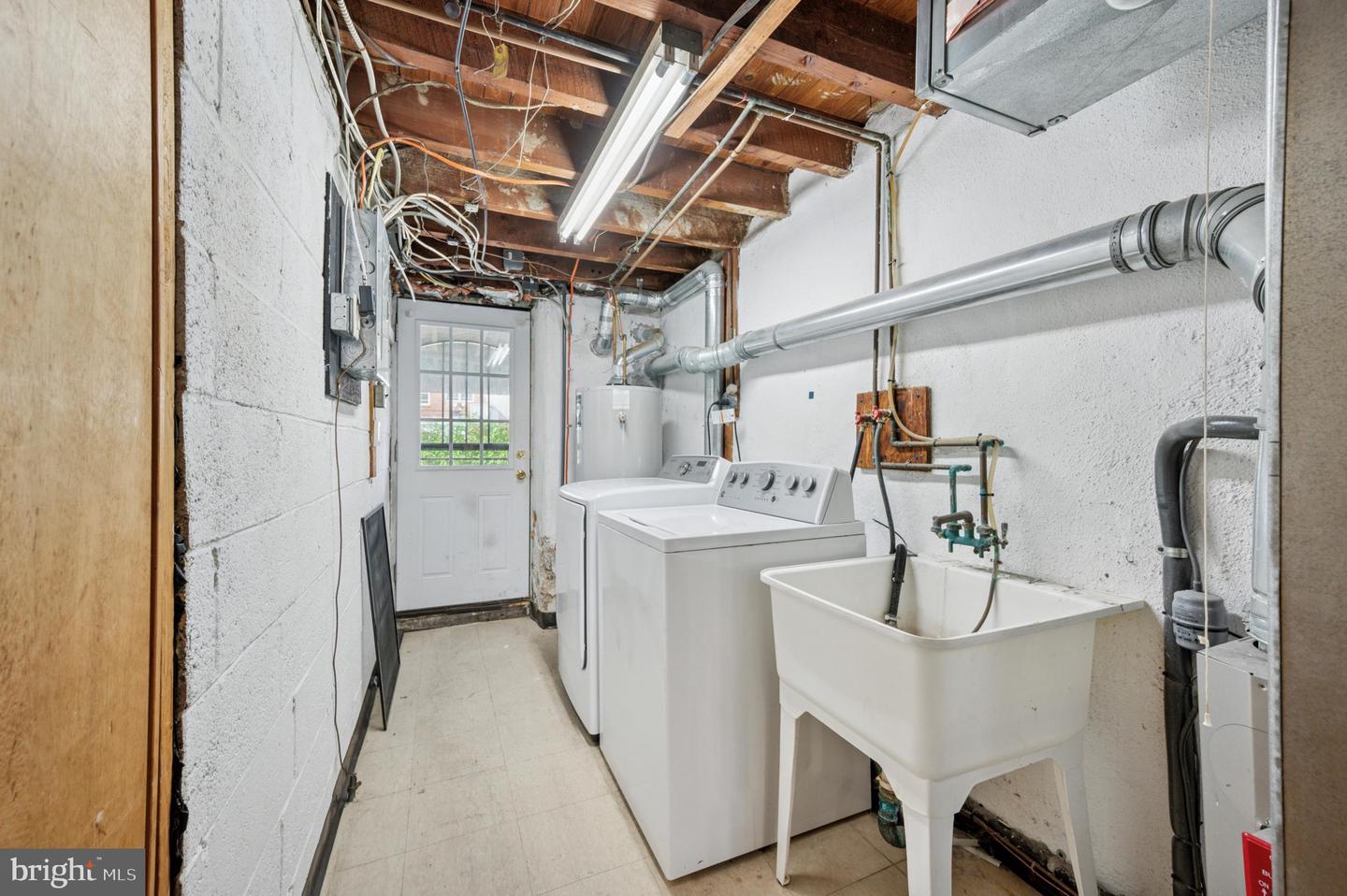 125 E Fariston Dr