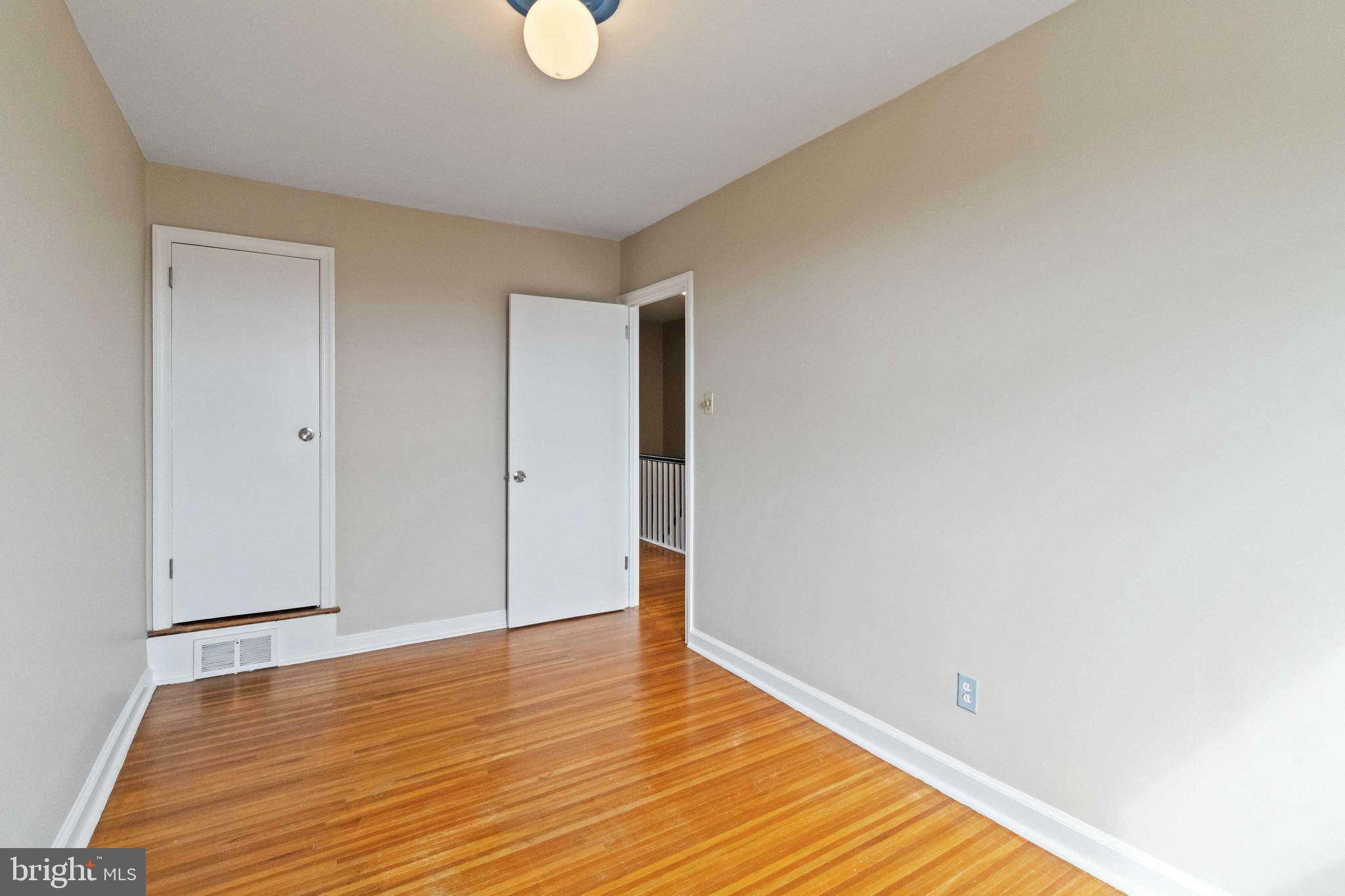 1122 E Phil Ellena St