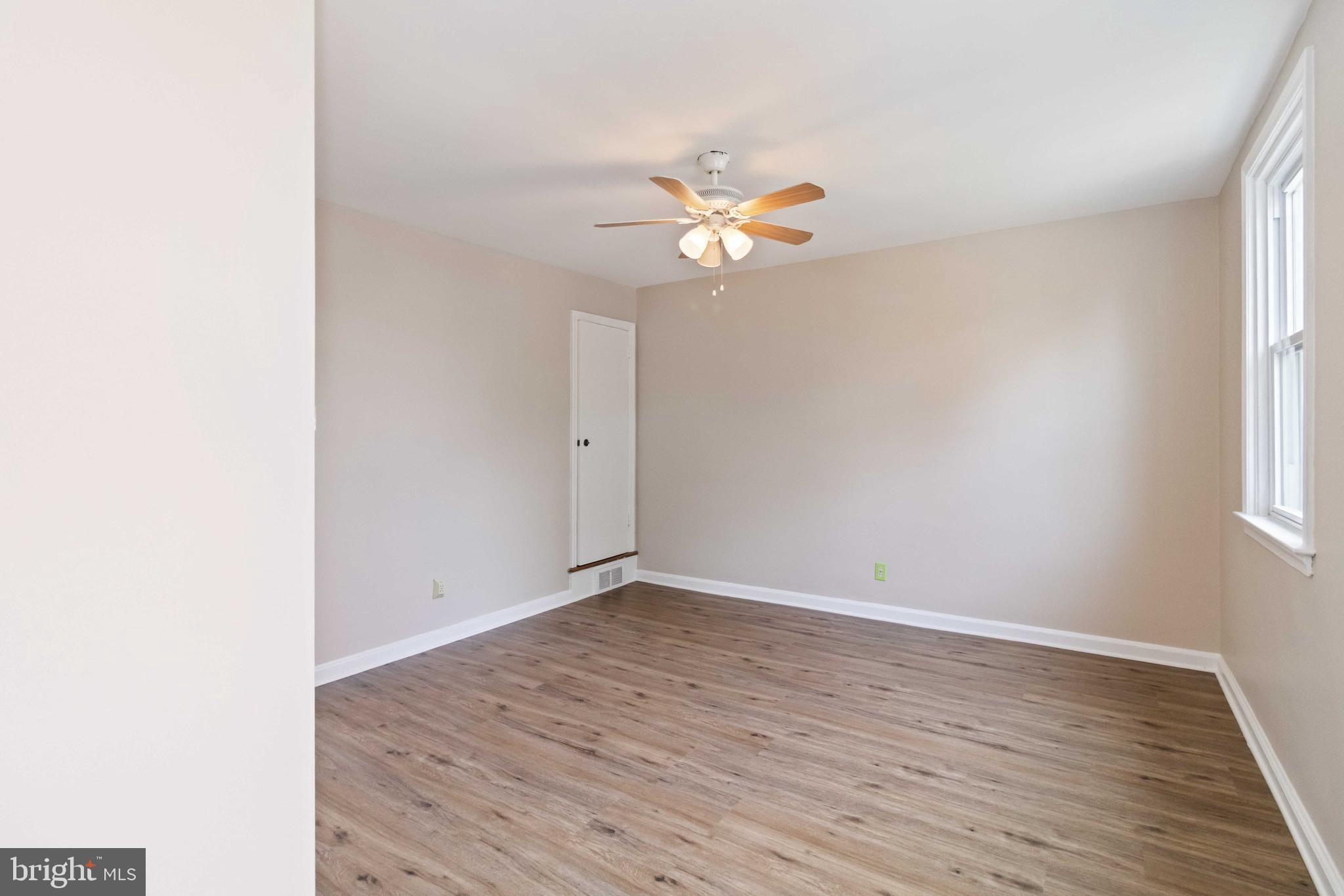 1122 E Phil Ellena St