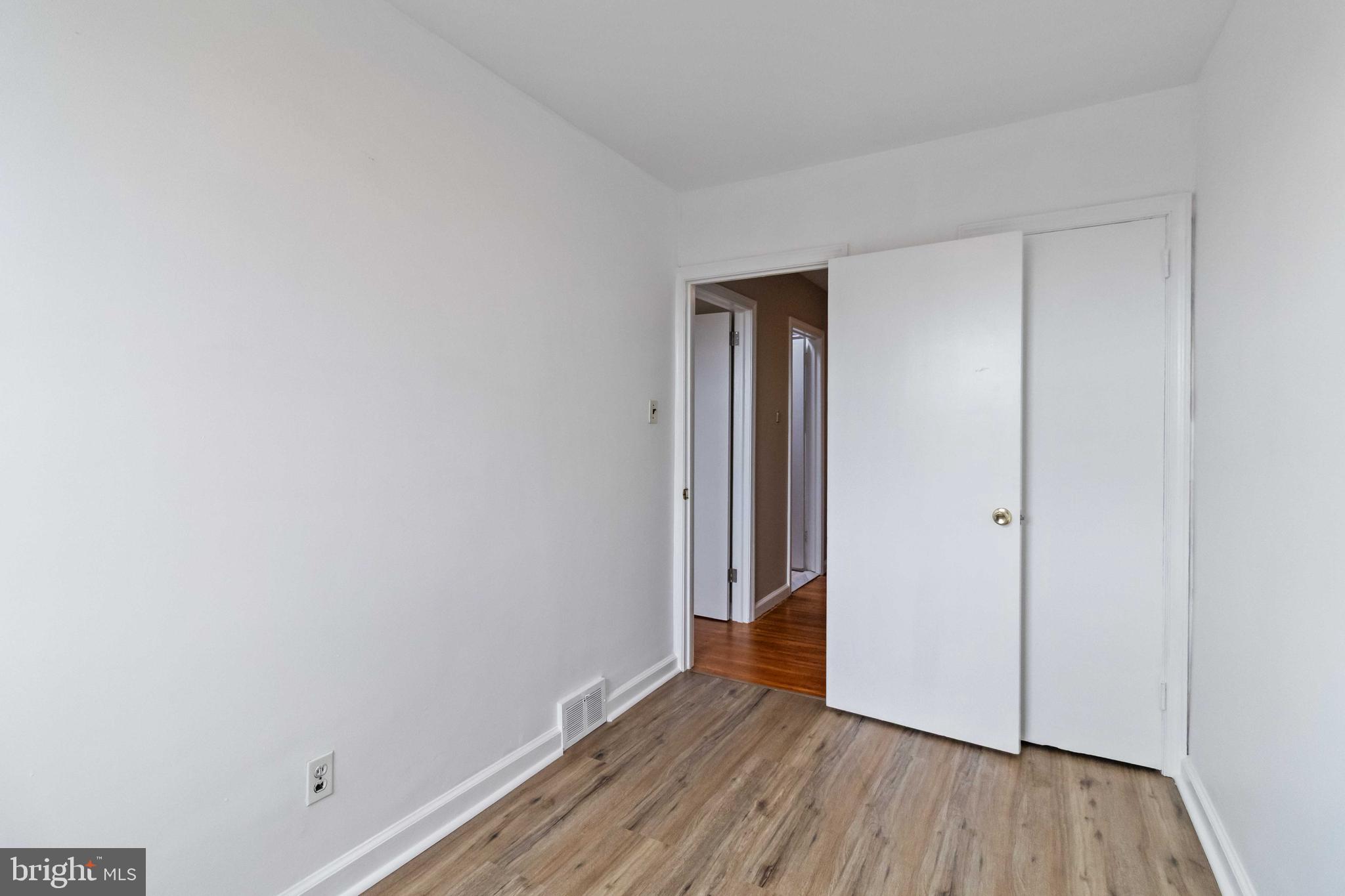 1122 E Phil Ellena St