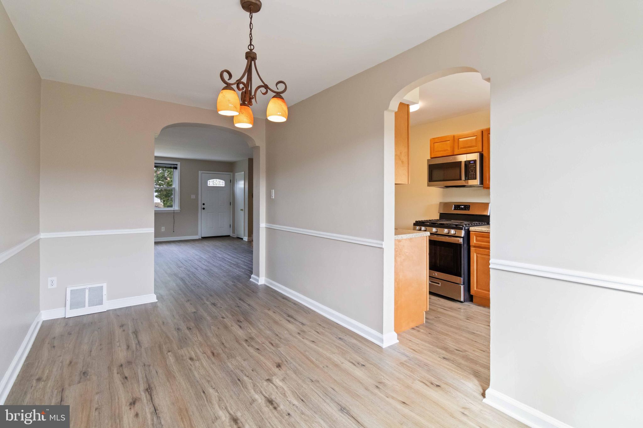 1122 E Phil Ellena St