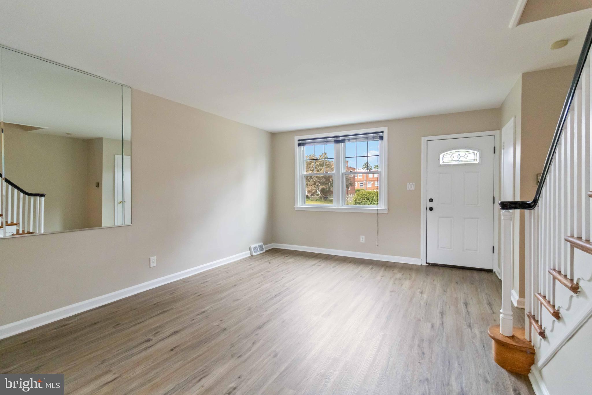 1122 E Phil Ellena St