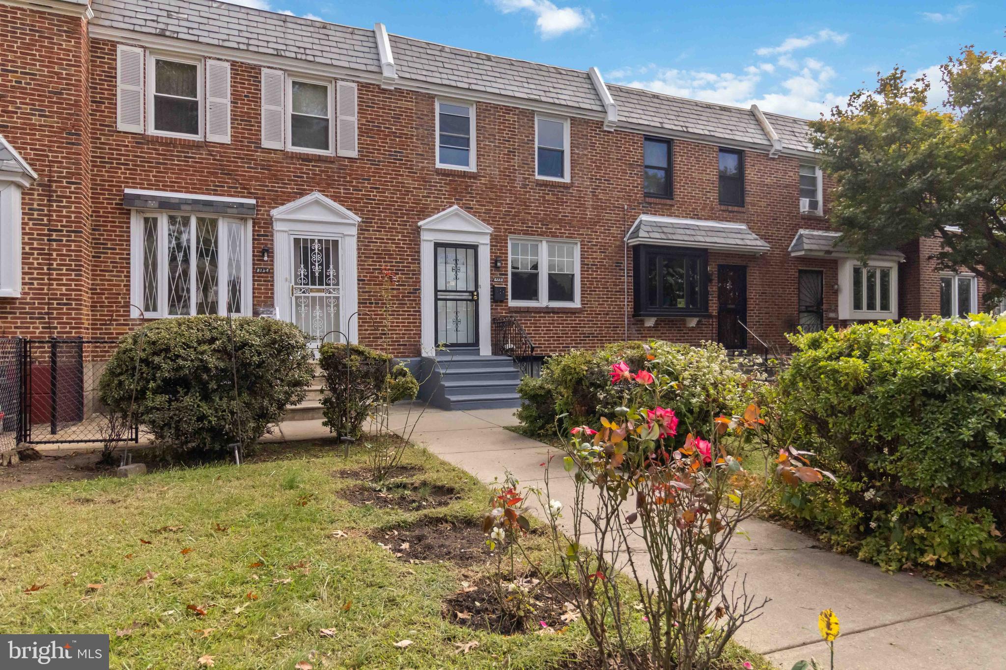 1122 E Phil Ellena St