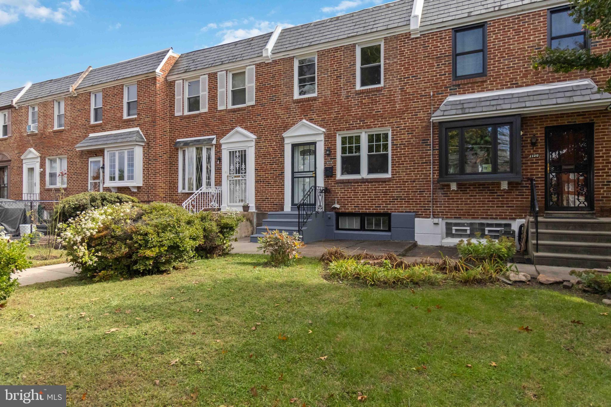 1122 E Phil Ellena St