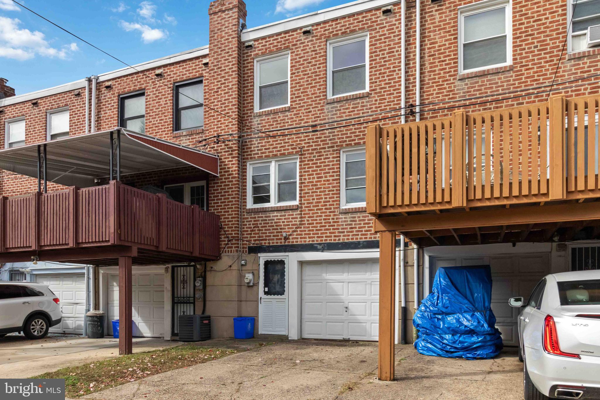 1122 E Phil Ellena St