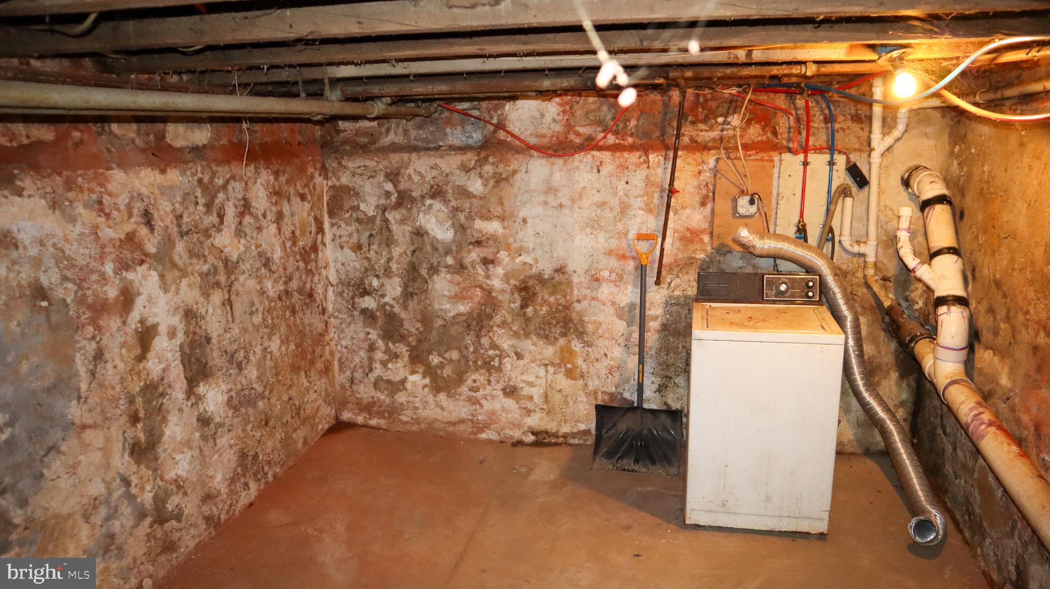 2105 E ELKHART STREET