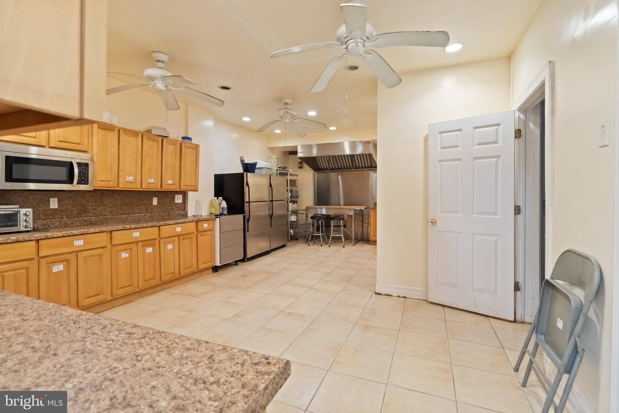 1970 E CHELTEN AVENUE