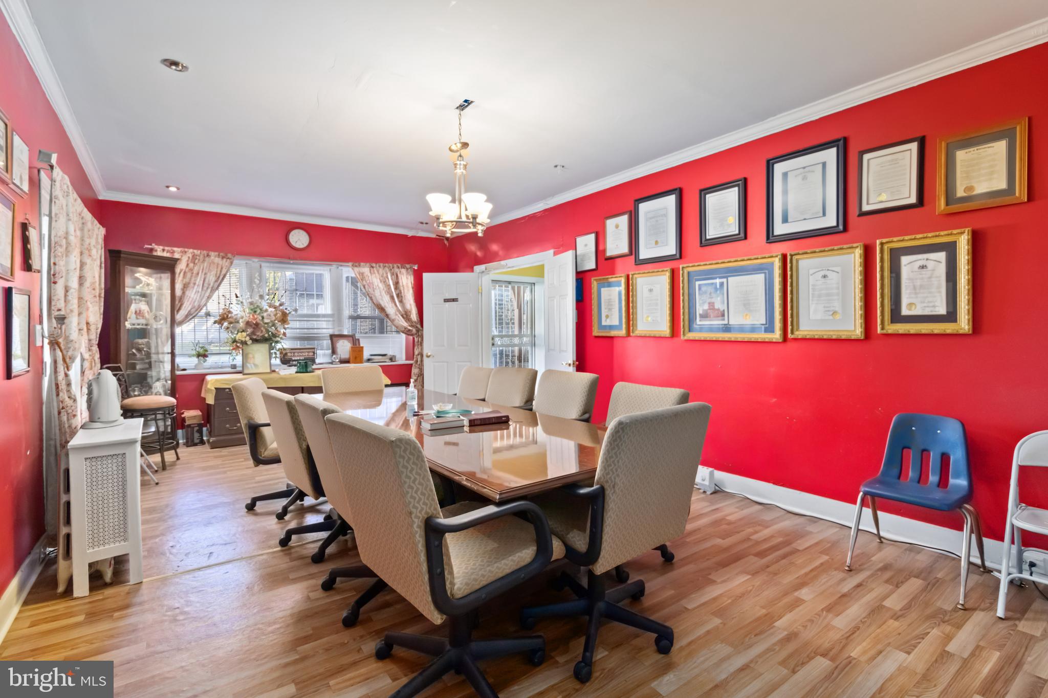 1970 E CHELTEN AVENUE