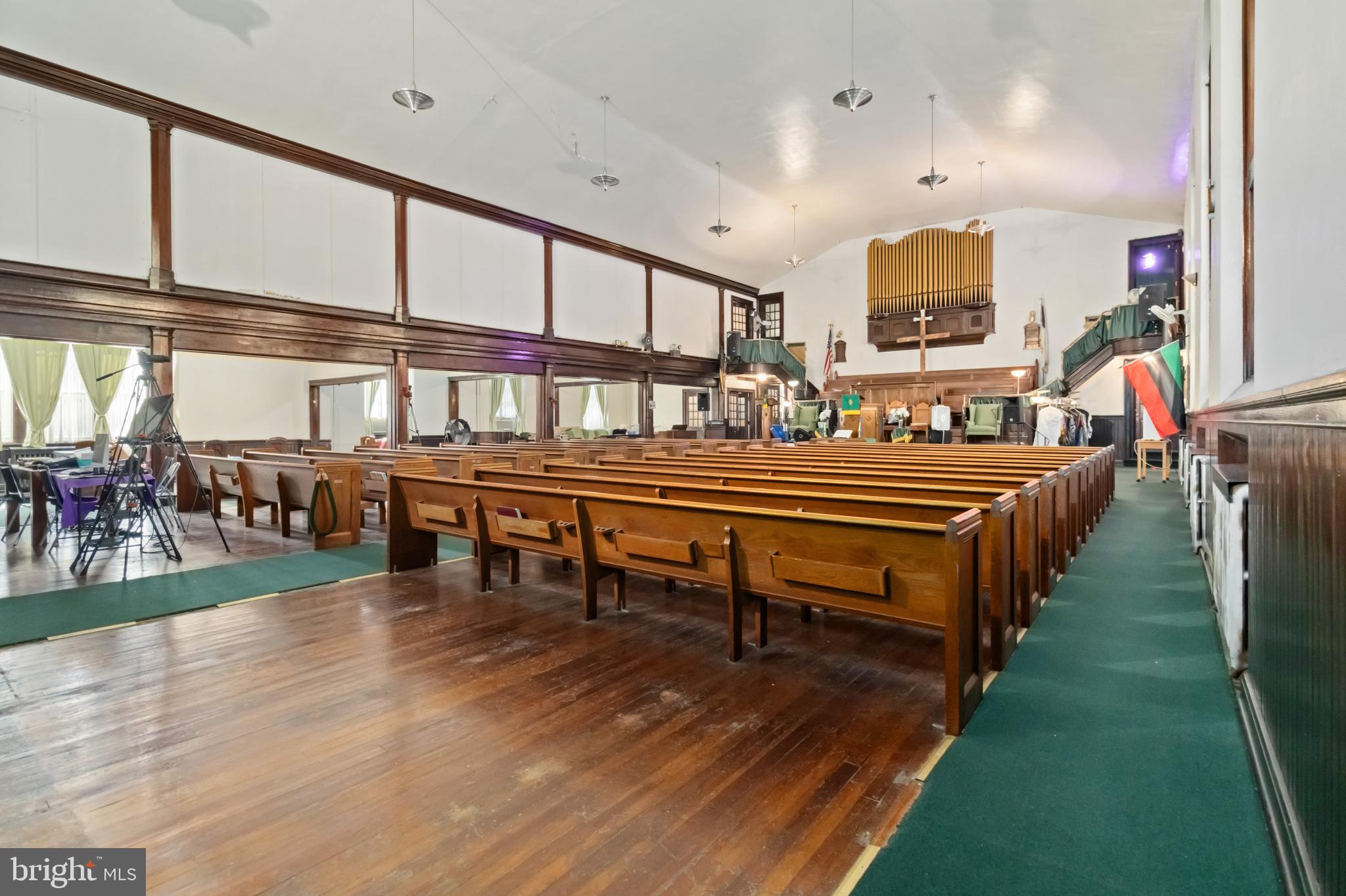 1970 E CHELTEN AVENUE