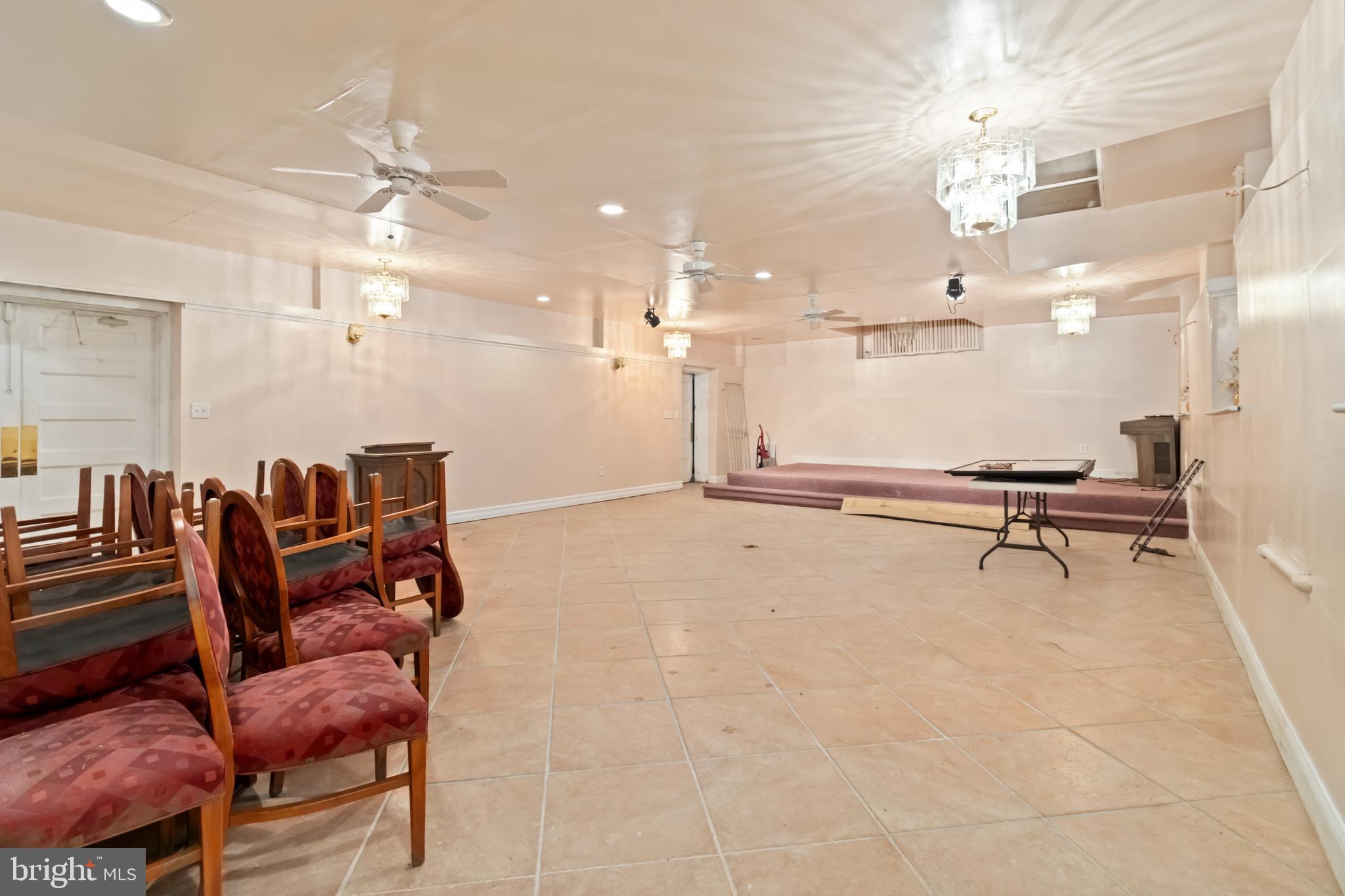 1970 E CHELTEN AVENUE