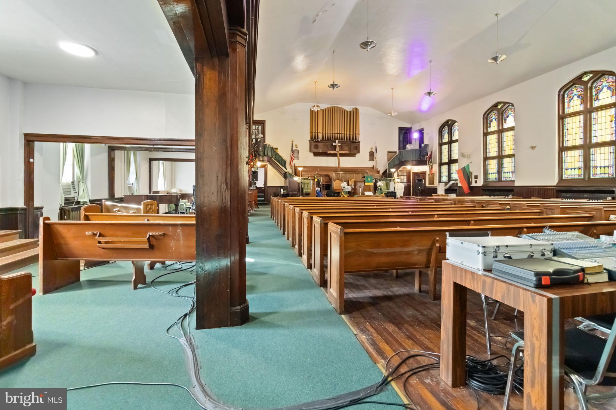 1970 E CHELTEN AVENUE