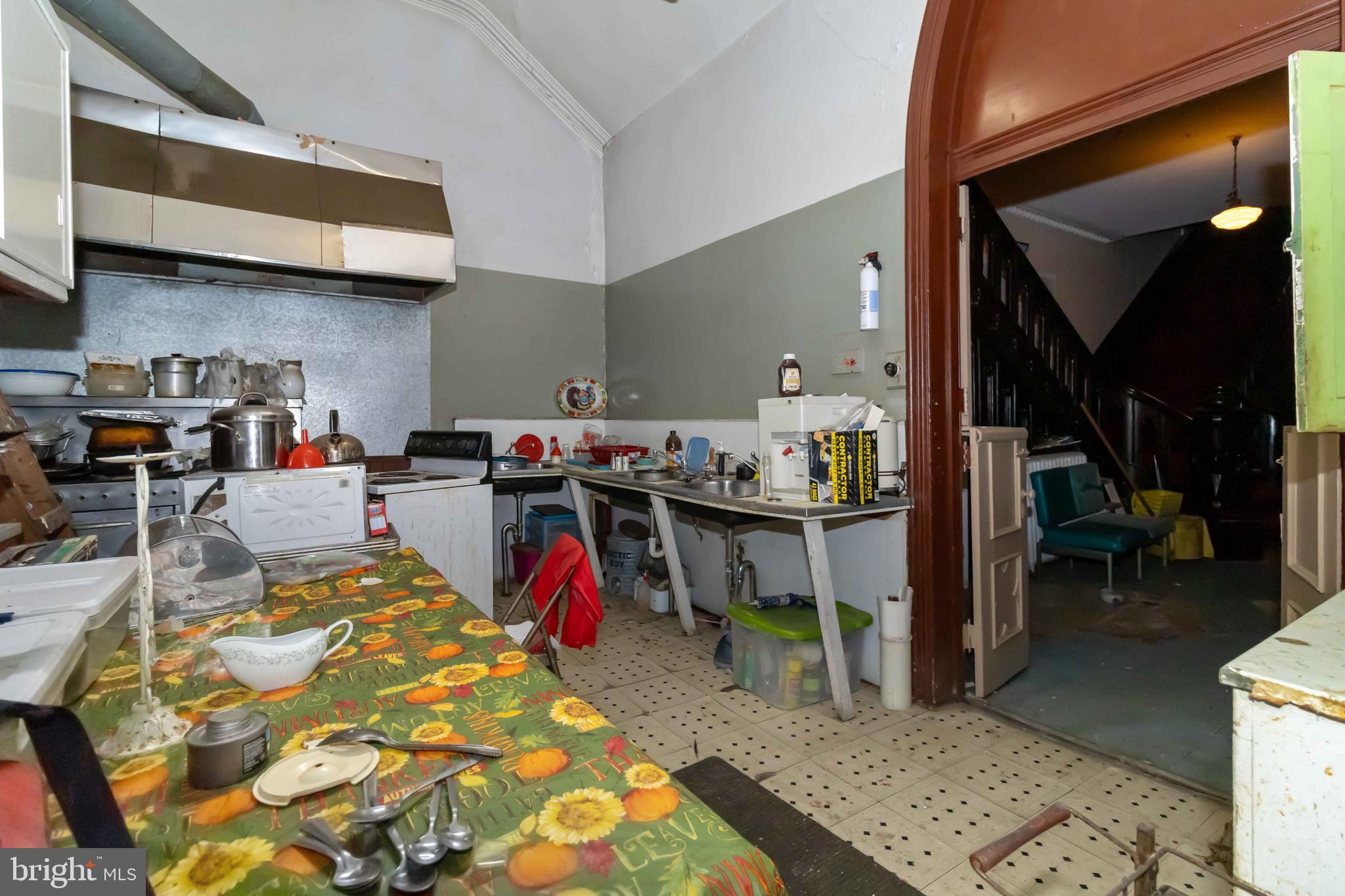 1409-17 W MASTER STREET