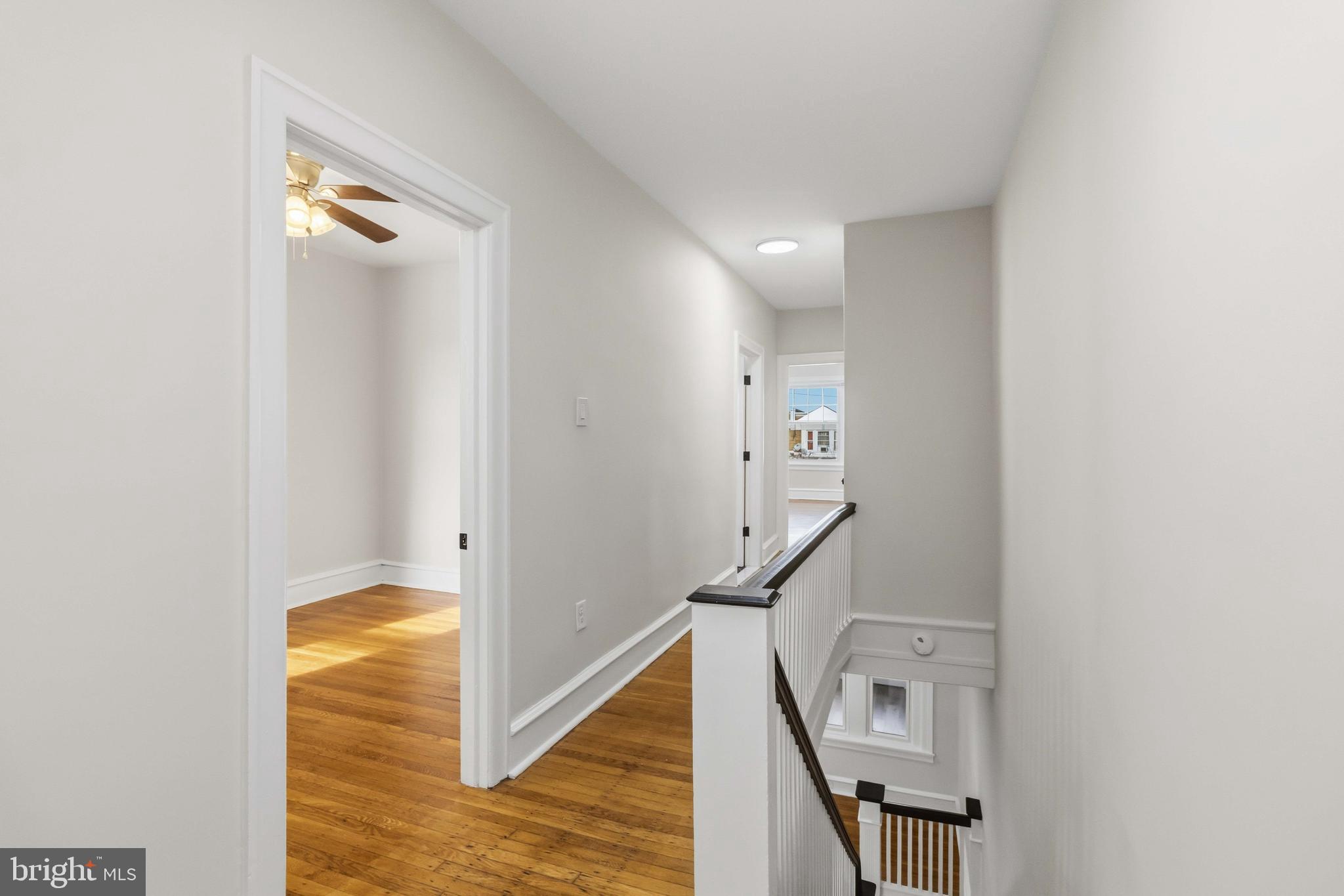 6018 W COLUMBIA AVENUE