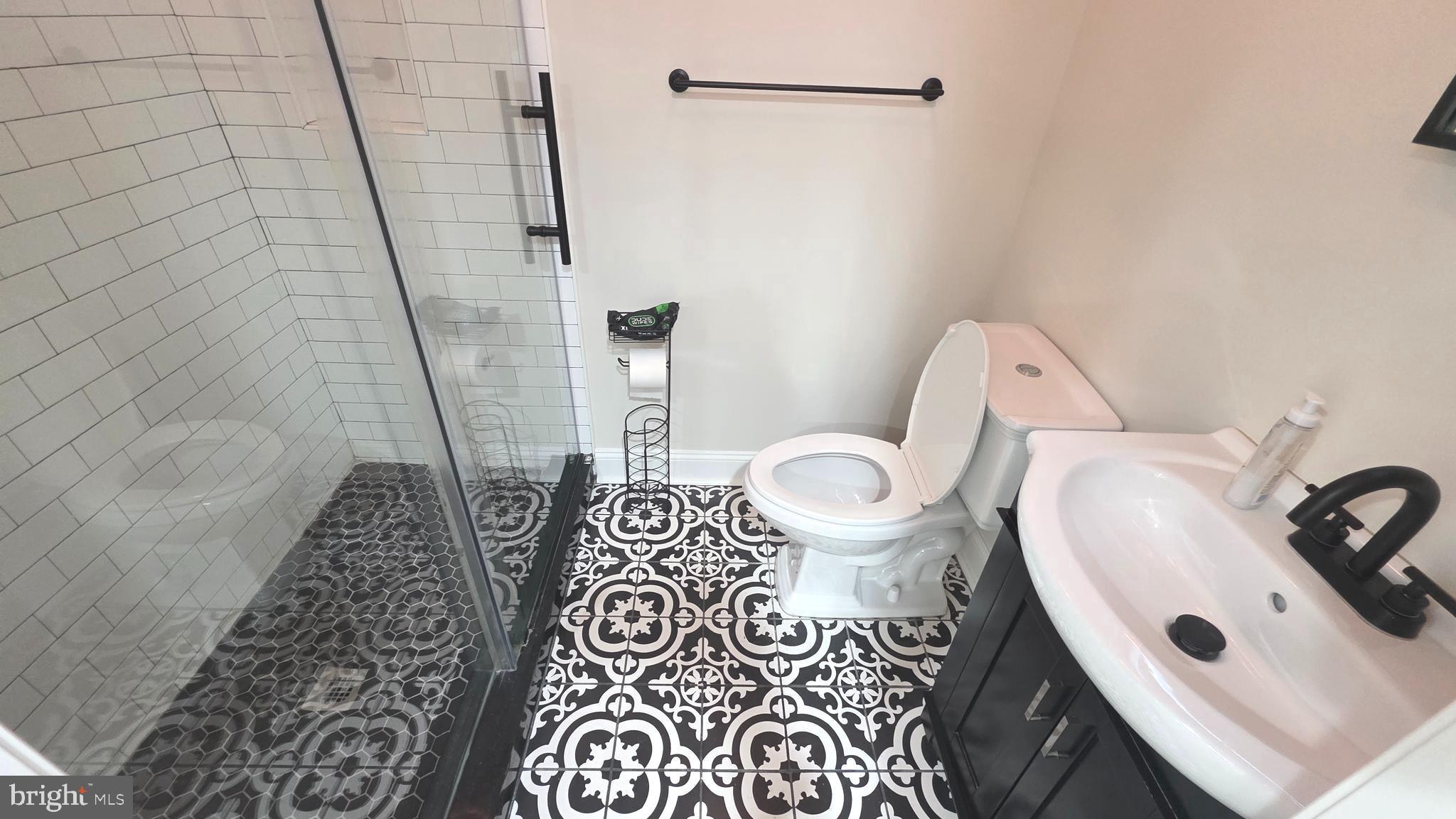 6018 W COLUMBIA AVENUE