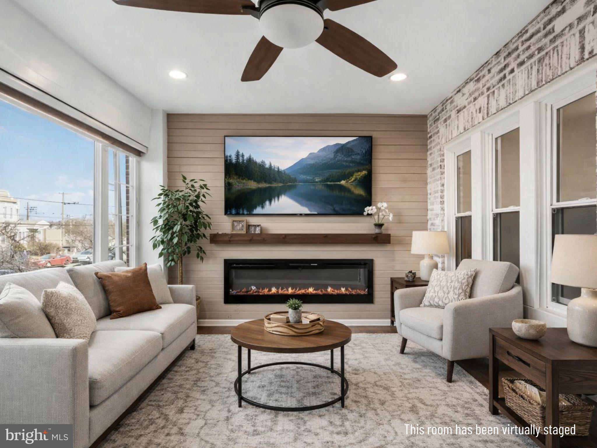 6018 W COLUMBIA AVENUE