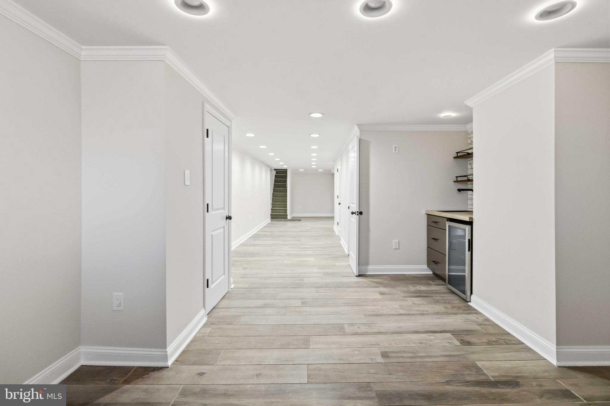 6018 W COLUMBIA AVENUE