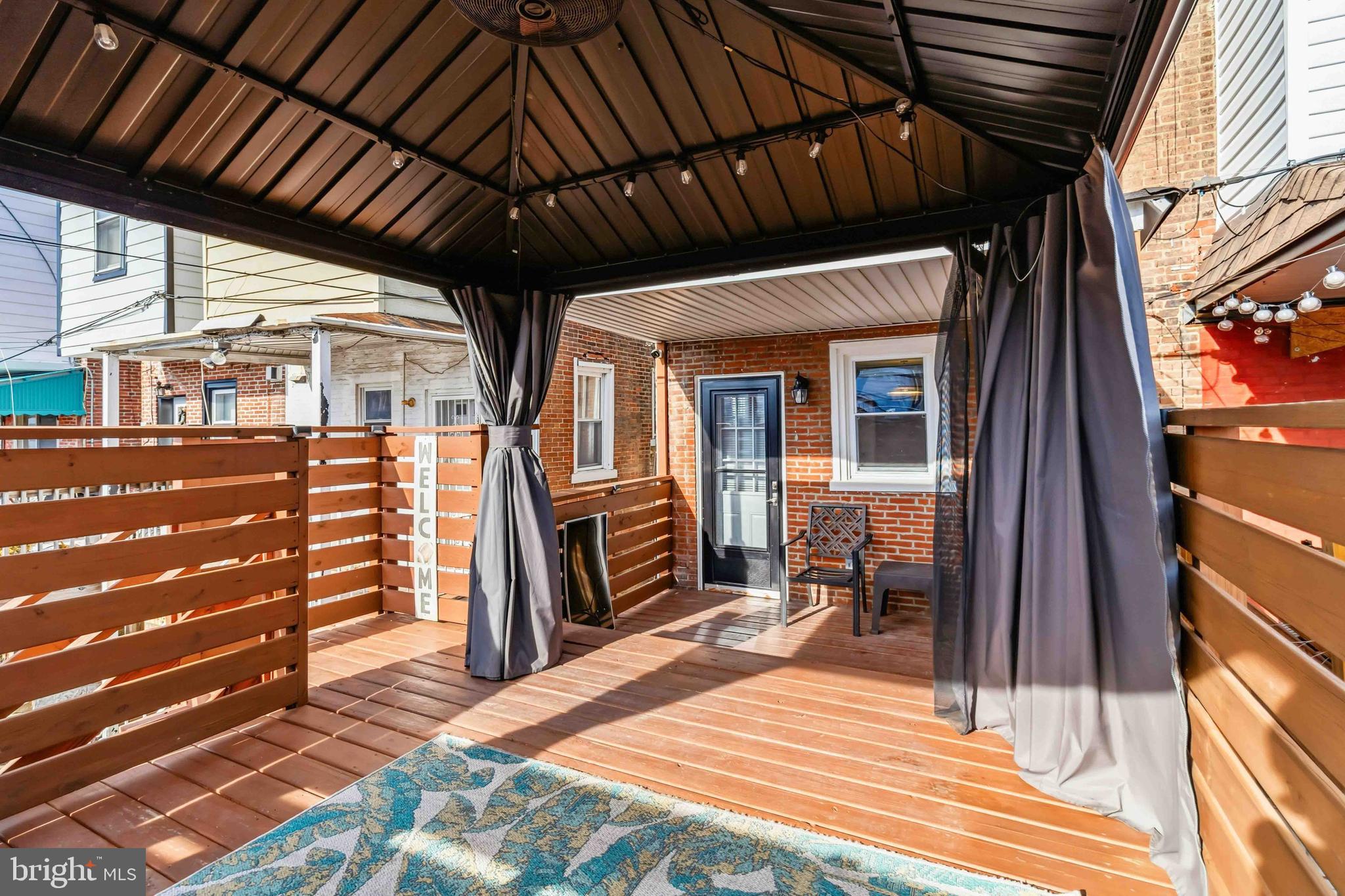 6018 W COLUMBIA AVENUE