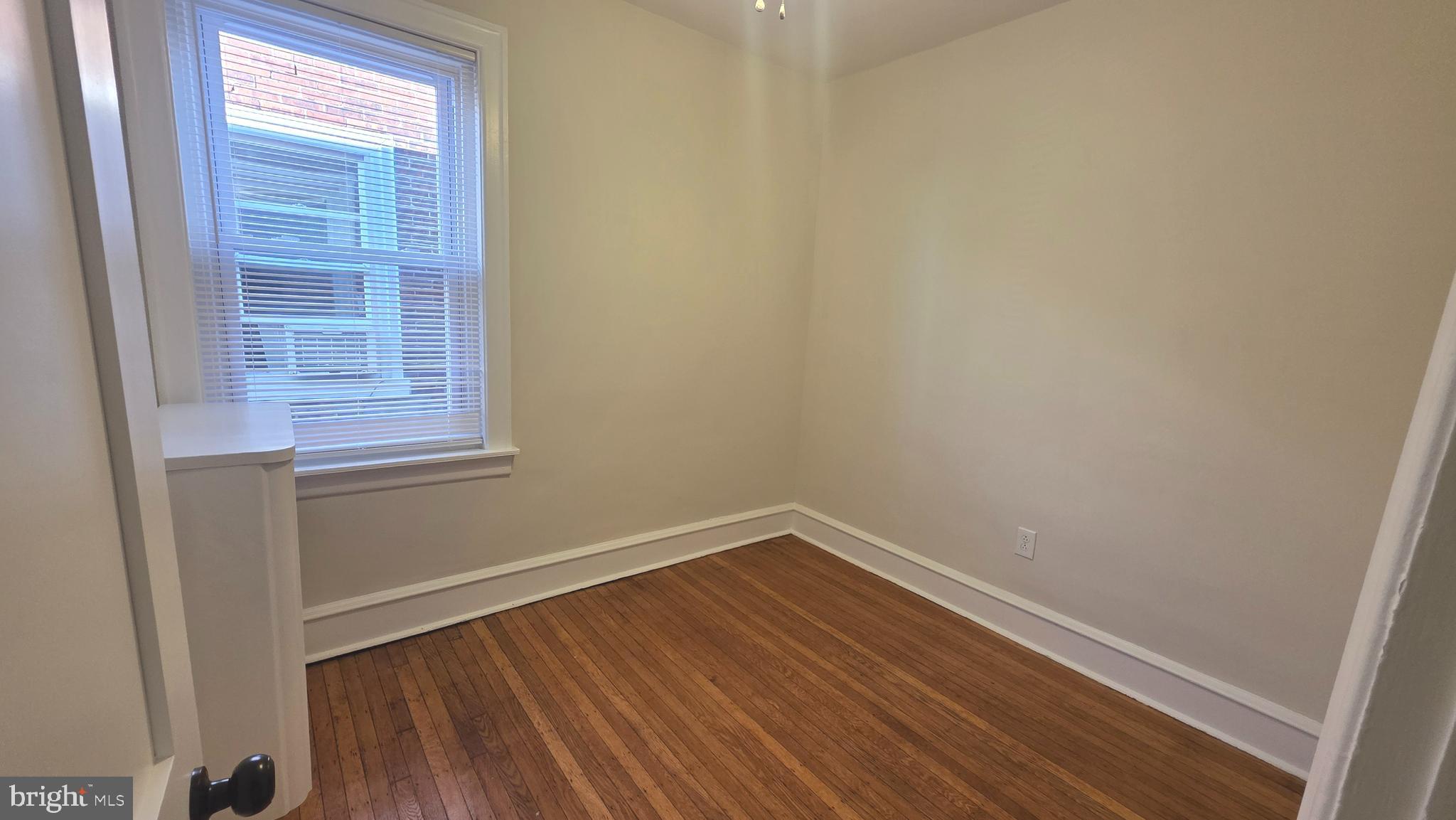 6018 W COLUMBIA AVENUE