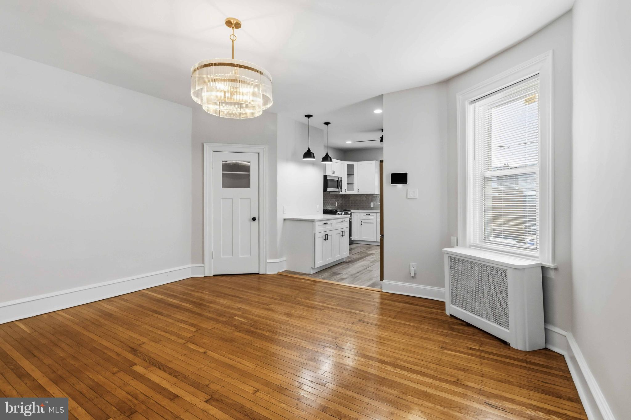 6018 W COLUMBIA AVENUE