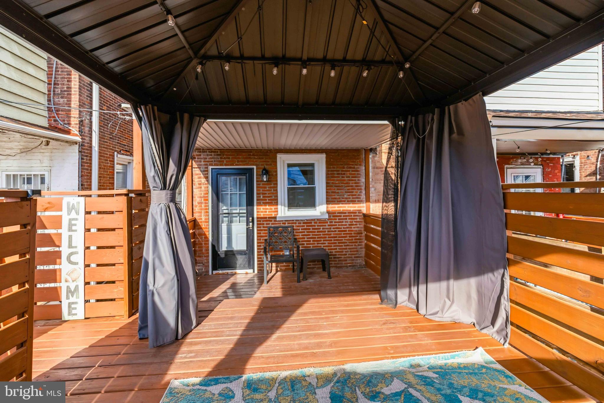 6018 W COLUMBIA AVENUE