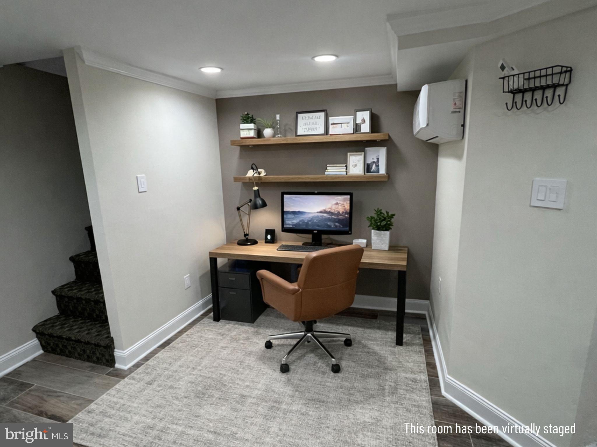 6018 W COLUMBIA AVENUE