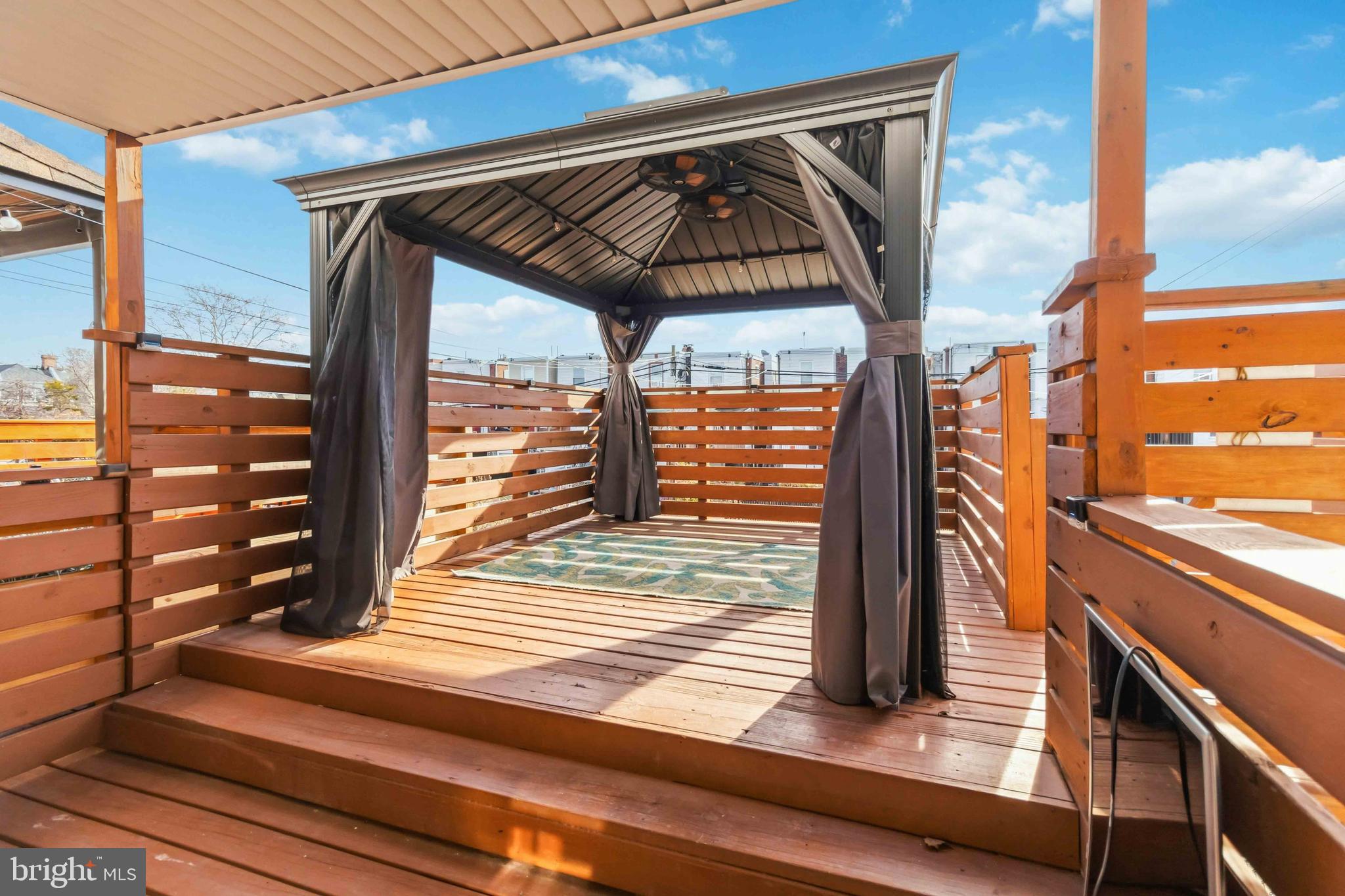 6018 W COLUMBIA AVENUE