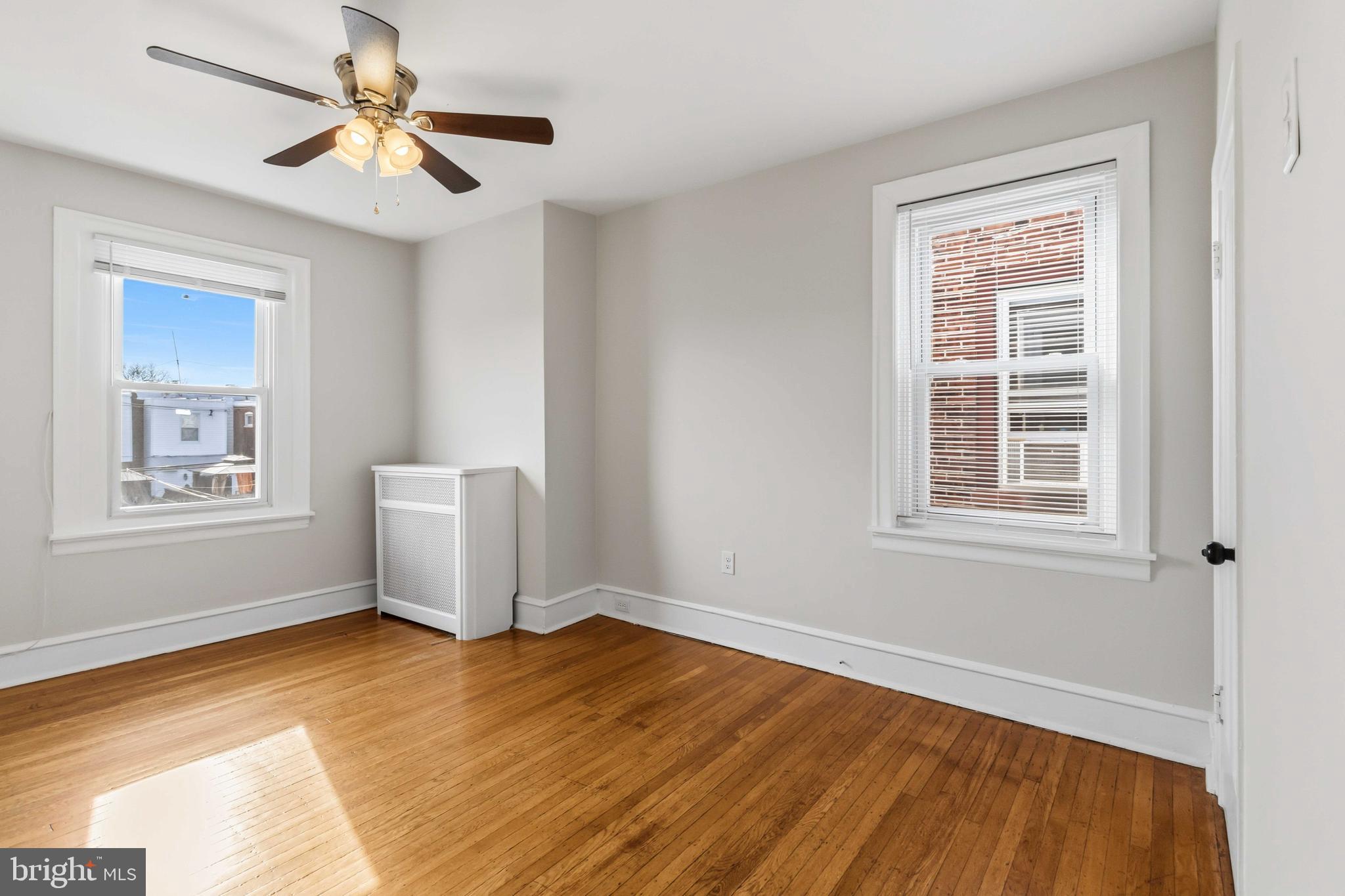 6018 W COLUMBIA AVENUE