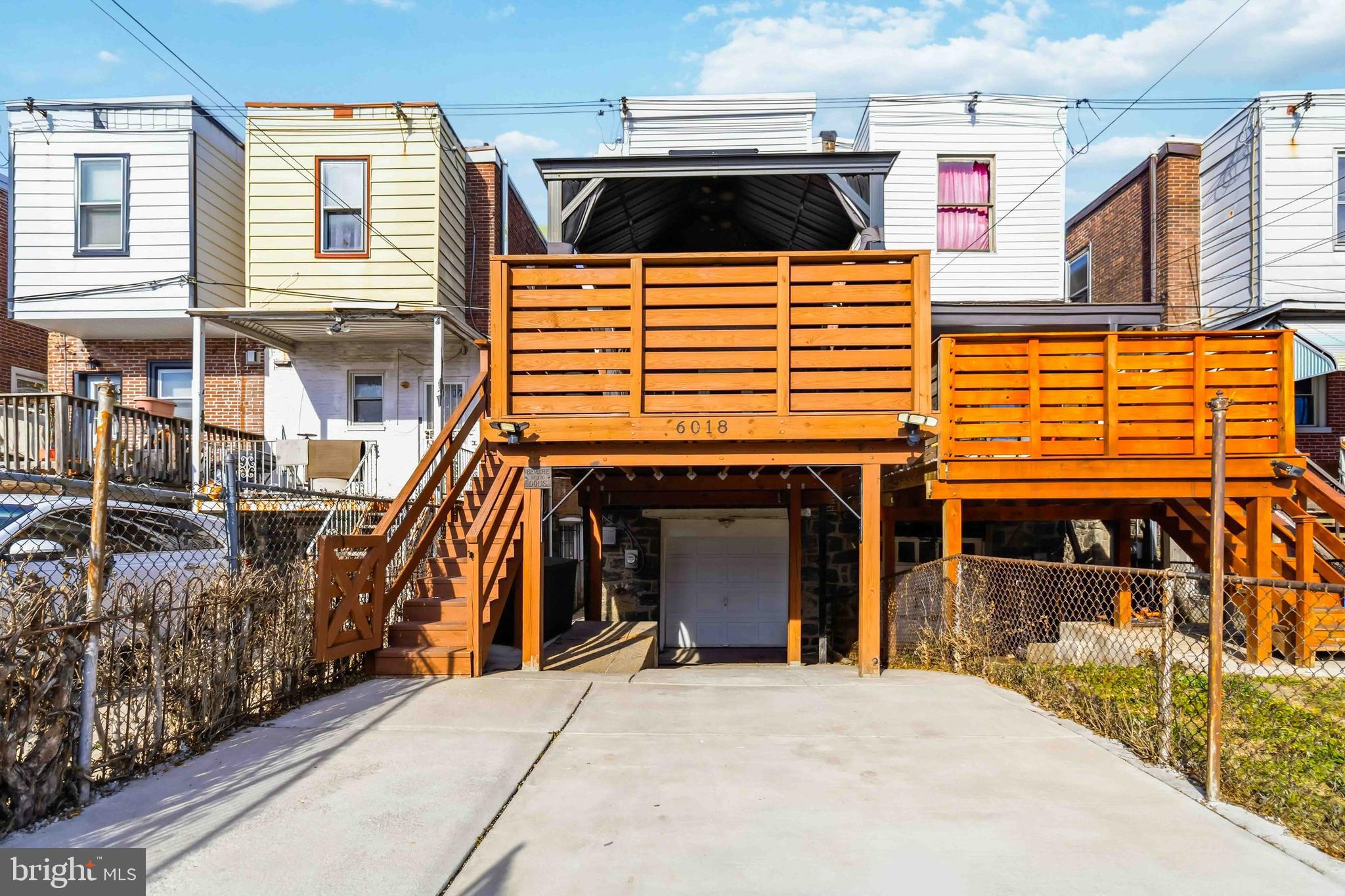 6018 W COLUMBIA AVENUE