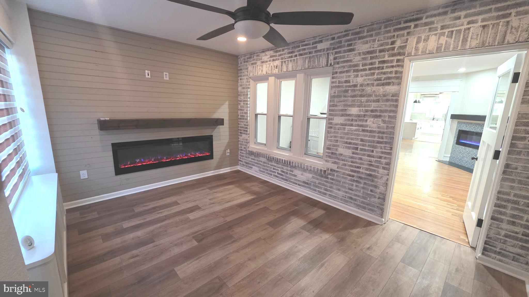 6018 W COLUMBIA AVENUE