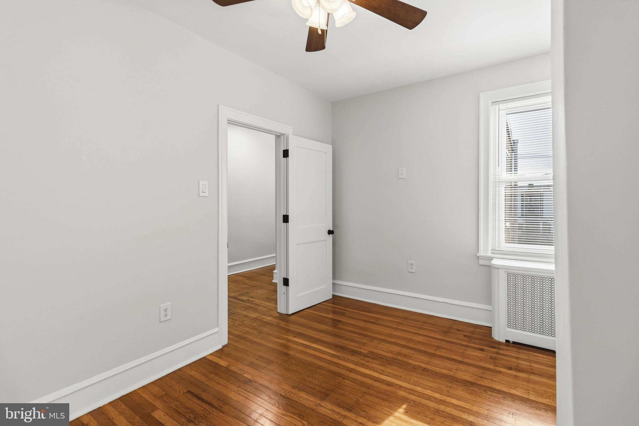 6018 W COLUMBIA AVENUE