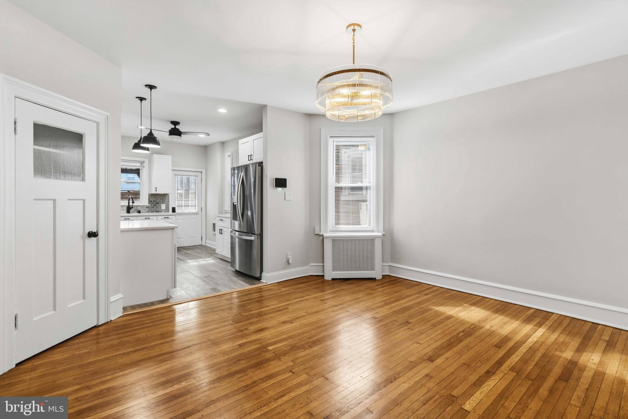 6018 W COLUMBIA AVENUE