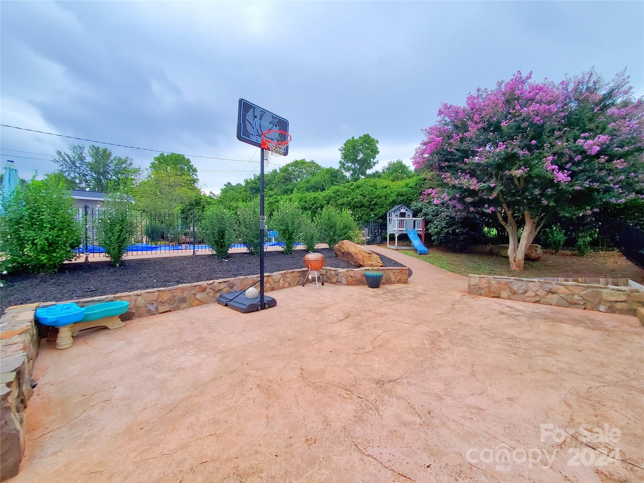 1616 Home Trail