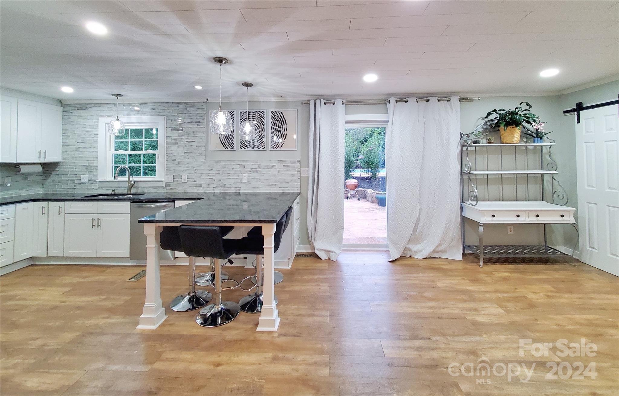 1616 Home Trail
