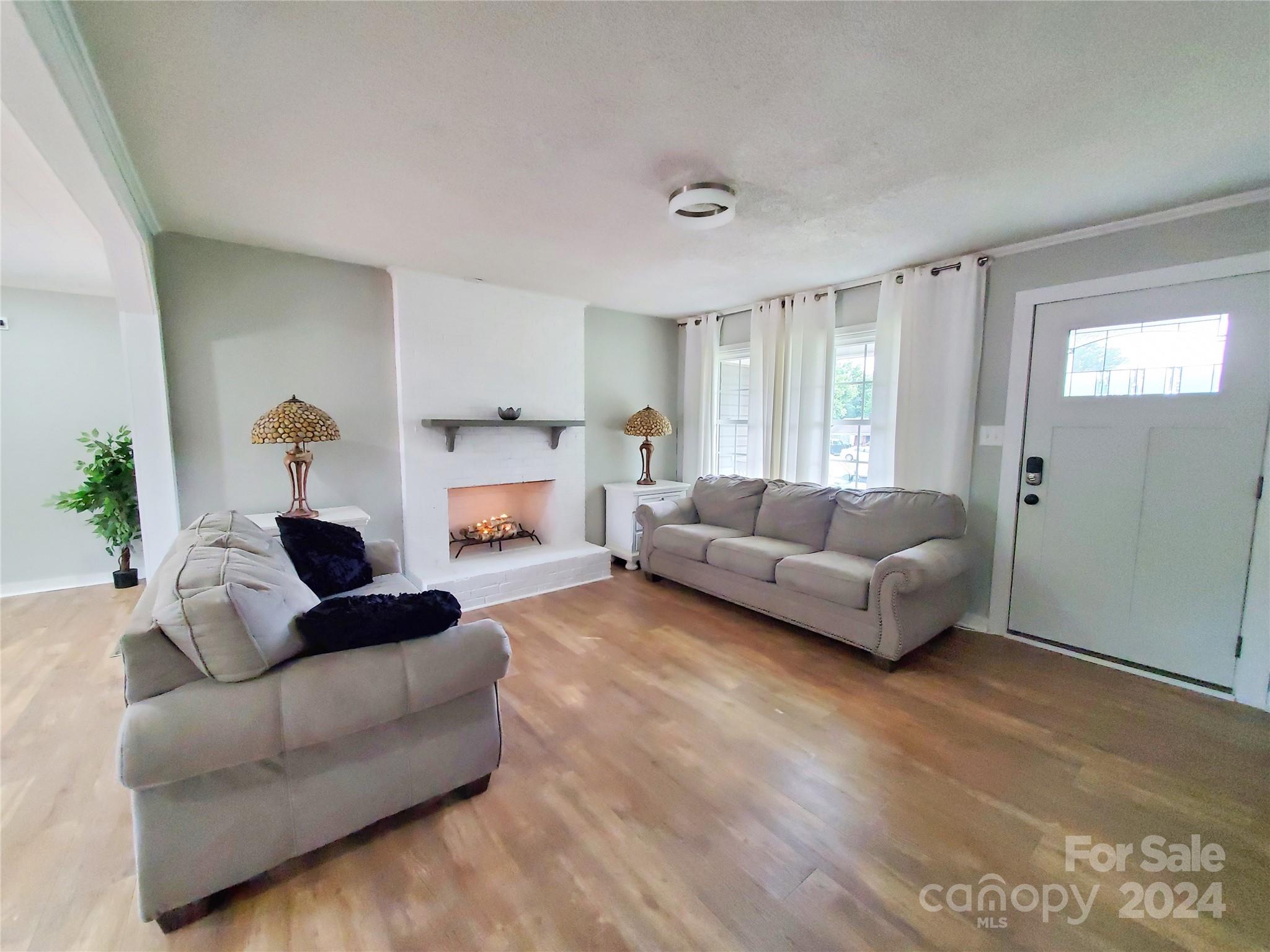 1616 Home Trail