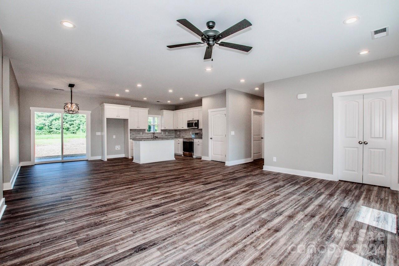 404 Longview Road