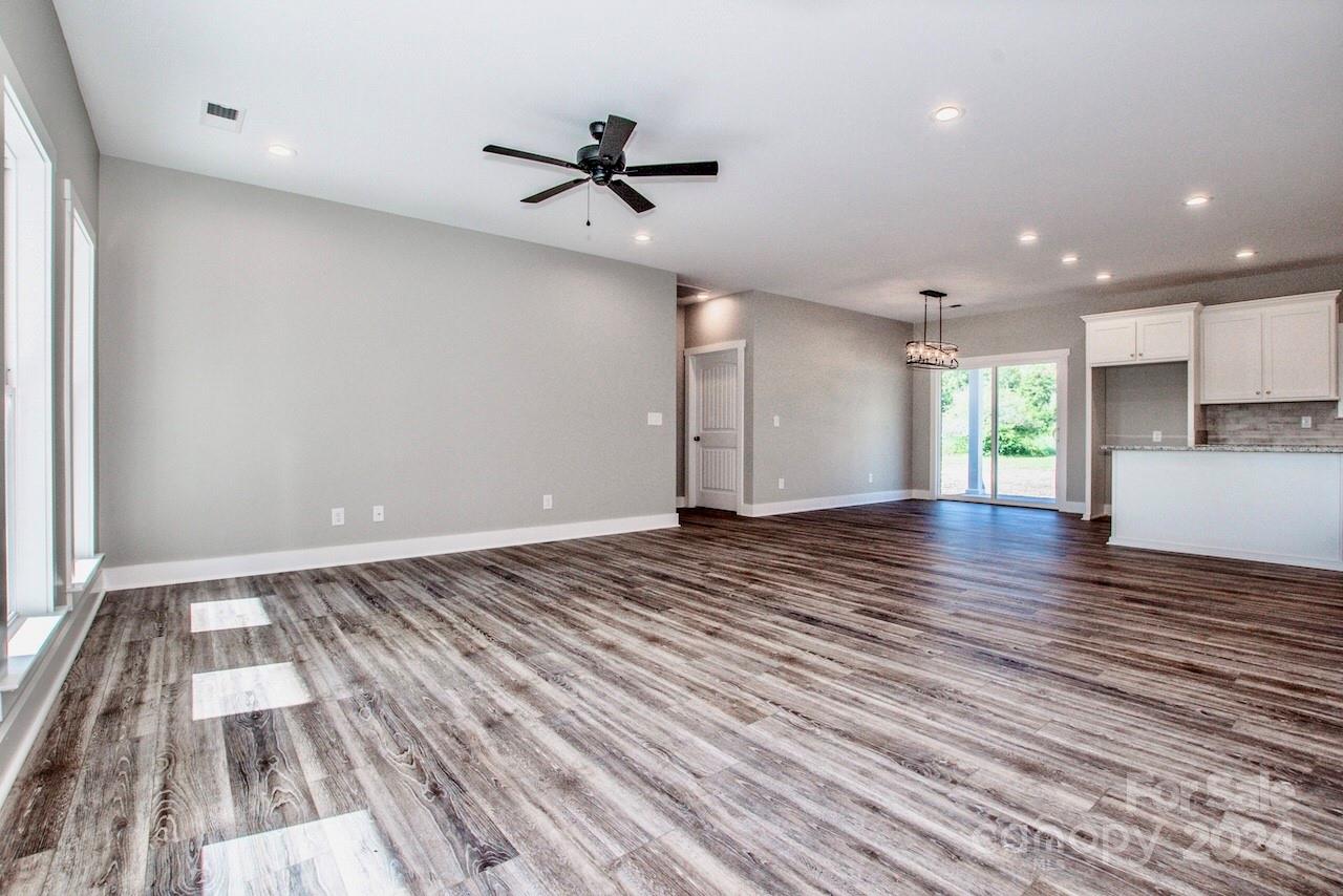 404 Longview Road