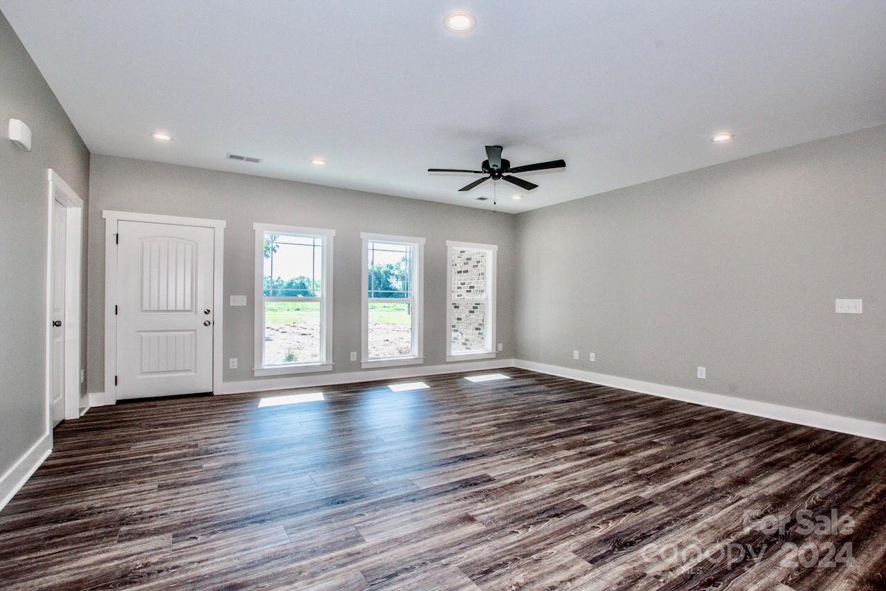 404 Longview Road