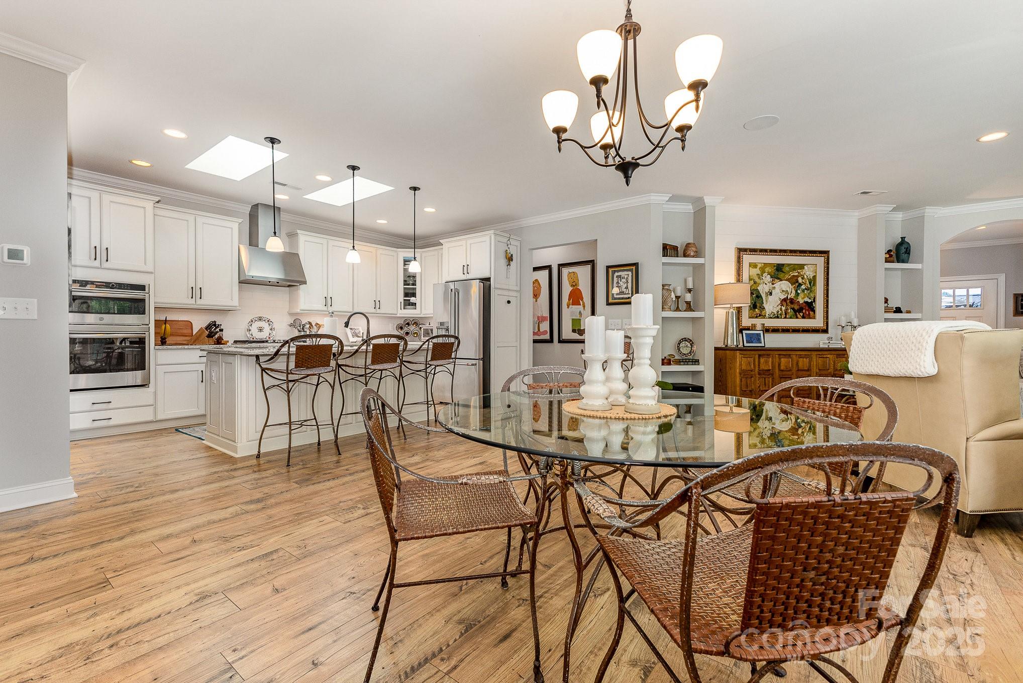 2245 Lincolnshire Lane