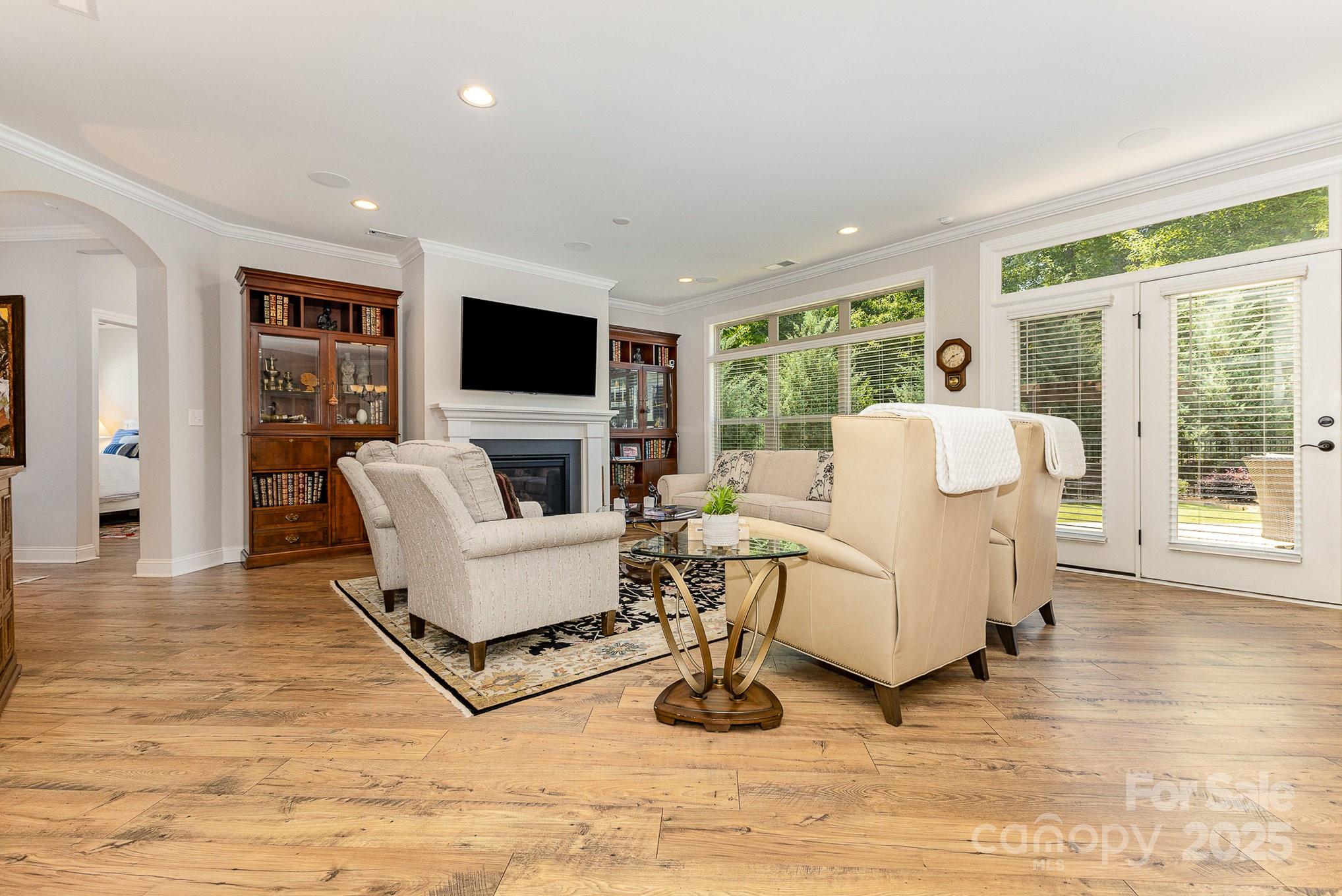 2245 Lincolnshire Lane