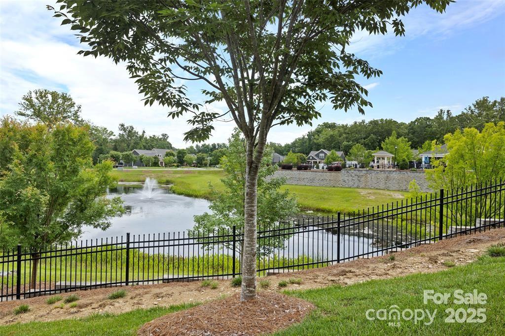2245 Lincolnshire Lane
